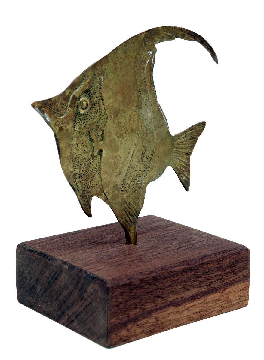Mid-Century Modern Cast Brass Angelfish Mounted on Walnut Stand For Sale