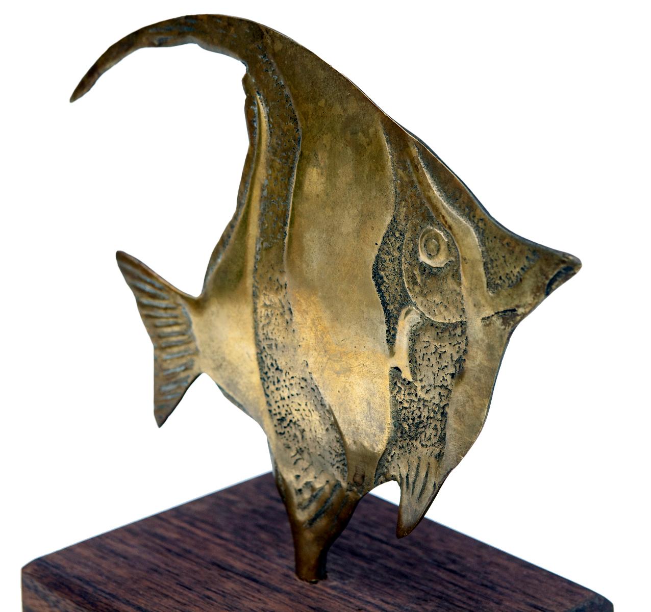 Cast Brass Angelfish Mounted on Walnut Stand For Sale 2