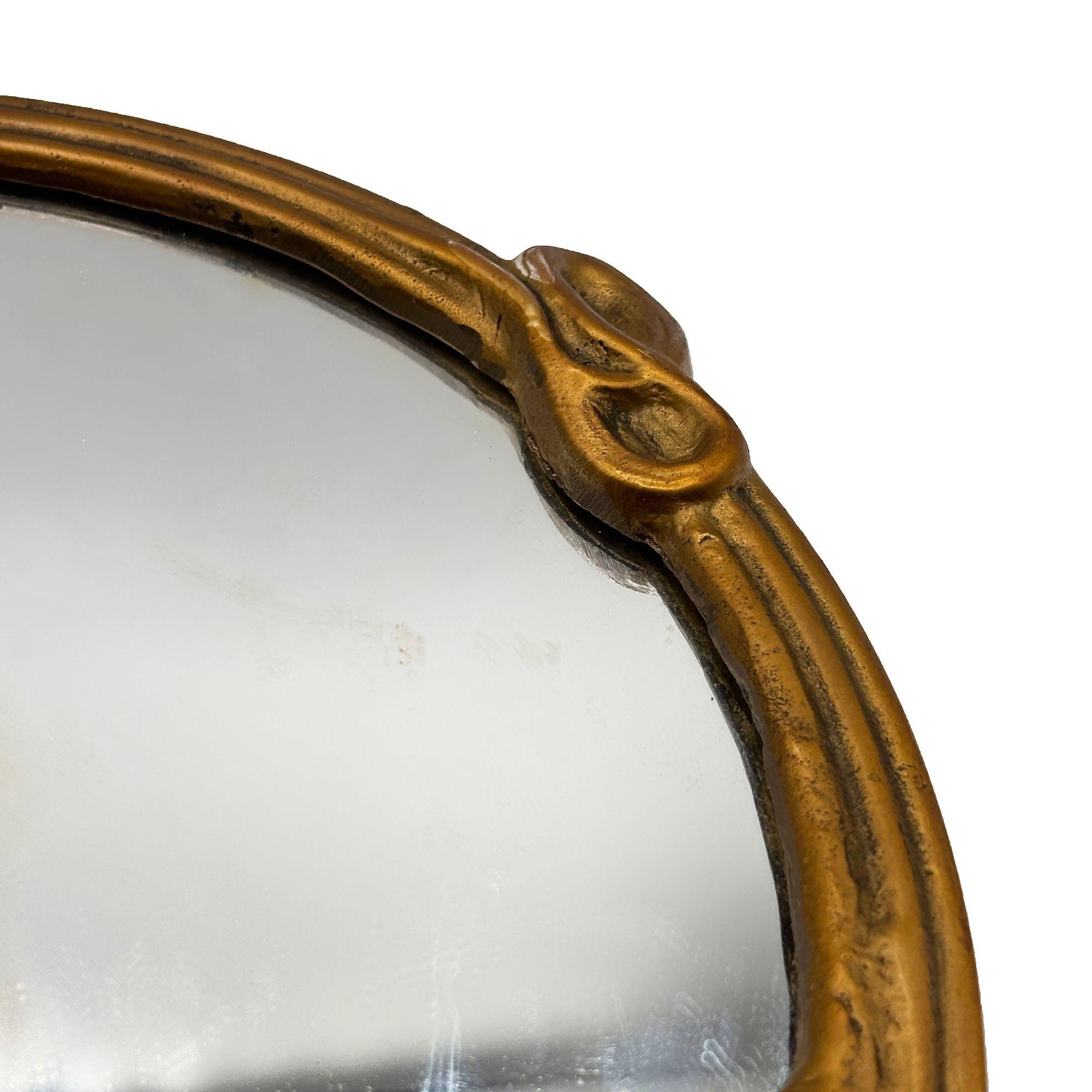Ottone Specchio da parete rotondo in ottone fuso in stile Art Nouveau con ritratto di donna in edera in vendita