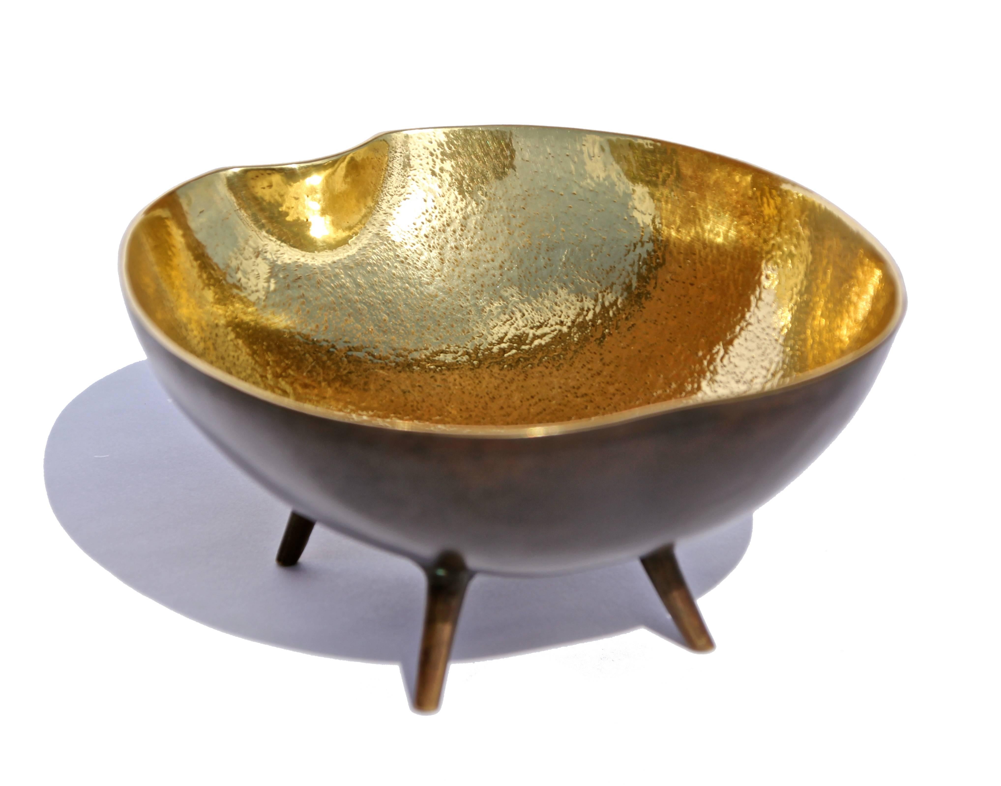 Cast Brass Bowl with Legs (Gegossen)