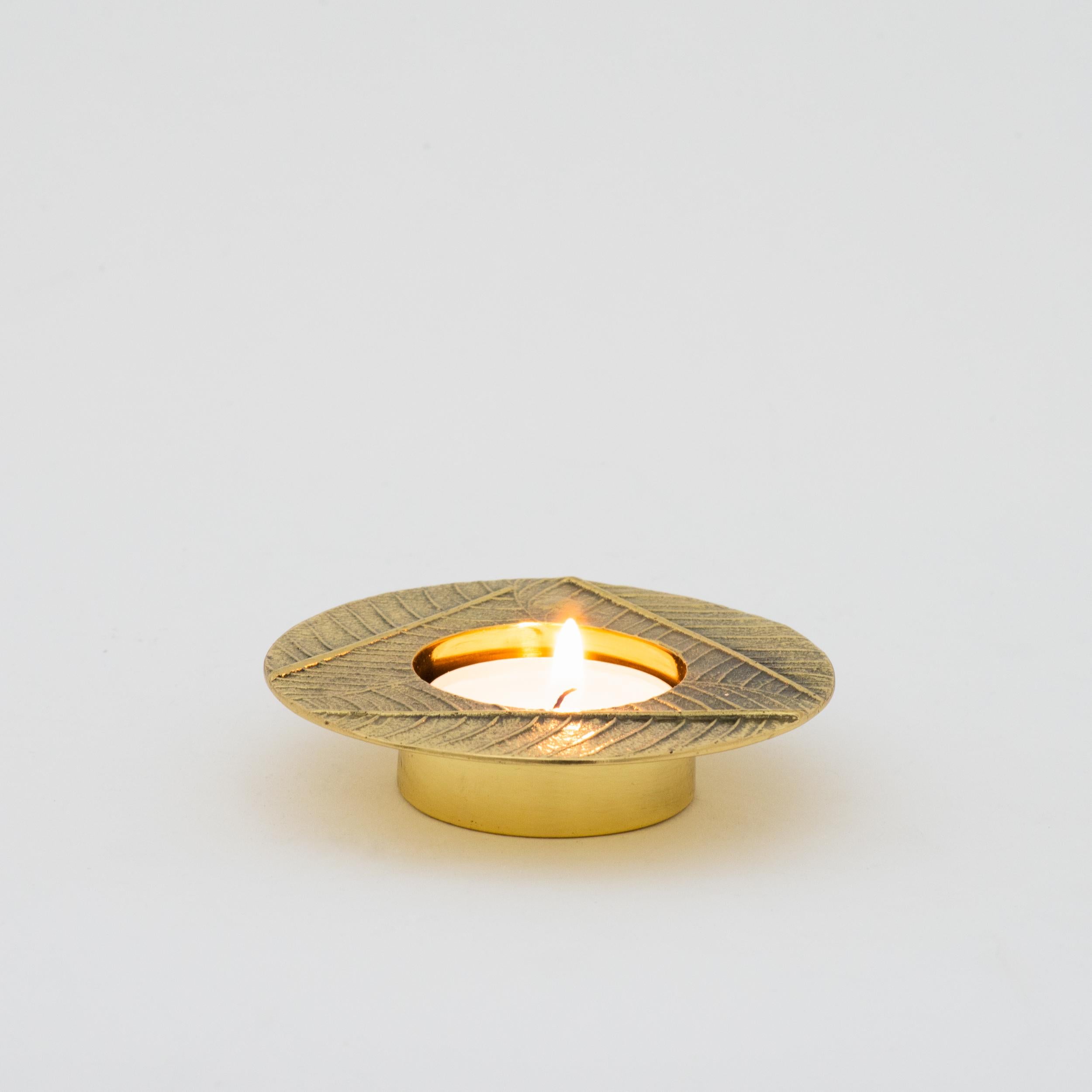 Organic Modern Cast Brass Leaf Tea-light Candle-holder For Sale