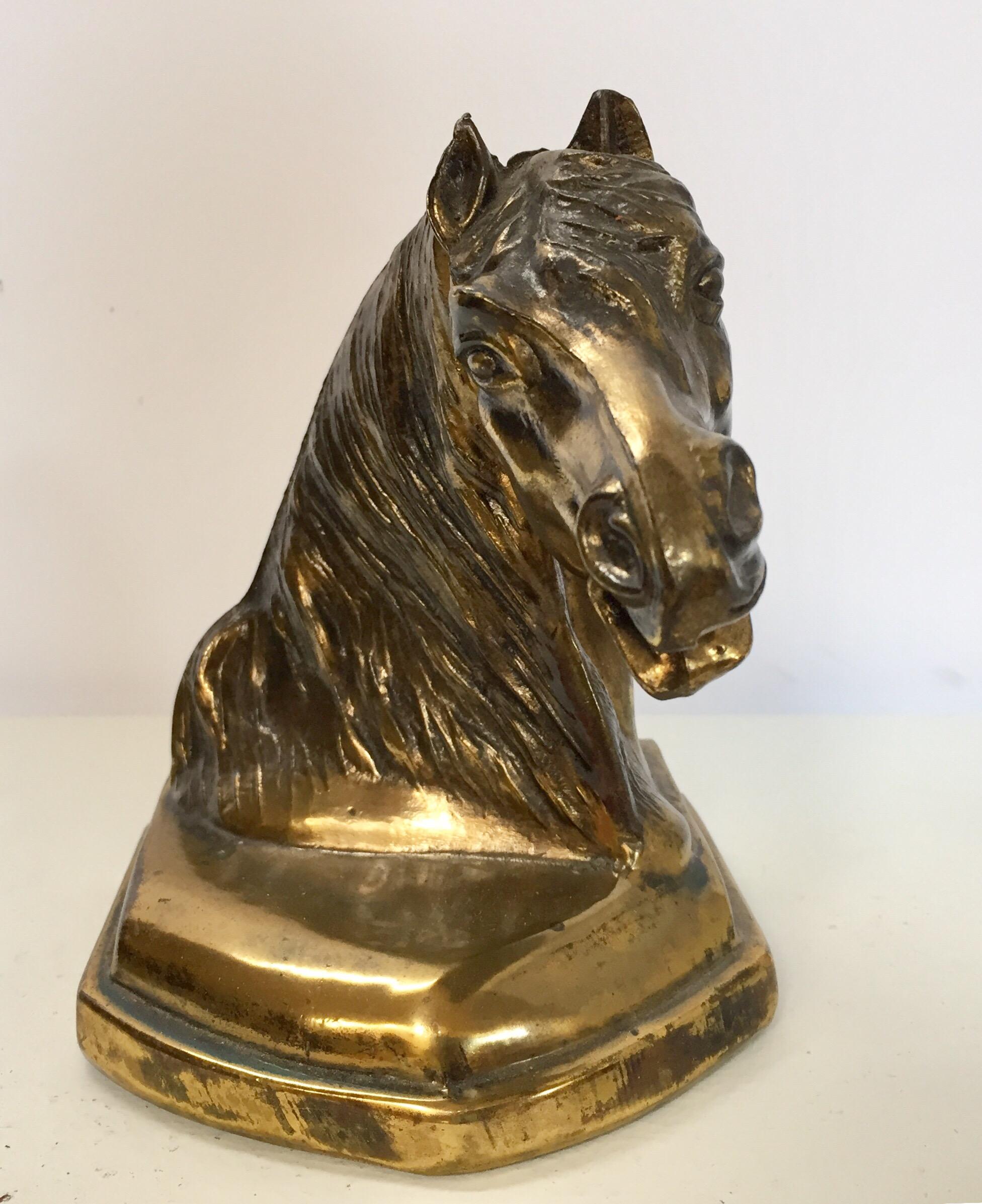 Cast polished brass horse head bust sculpture, great to use on a desk as a paper weight or decorative object around the house or office.
Nice patina.
Measure: 6