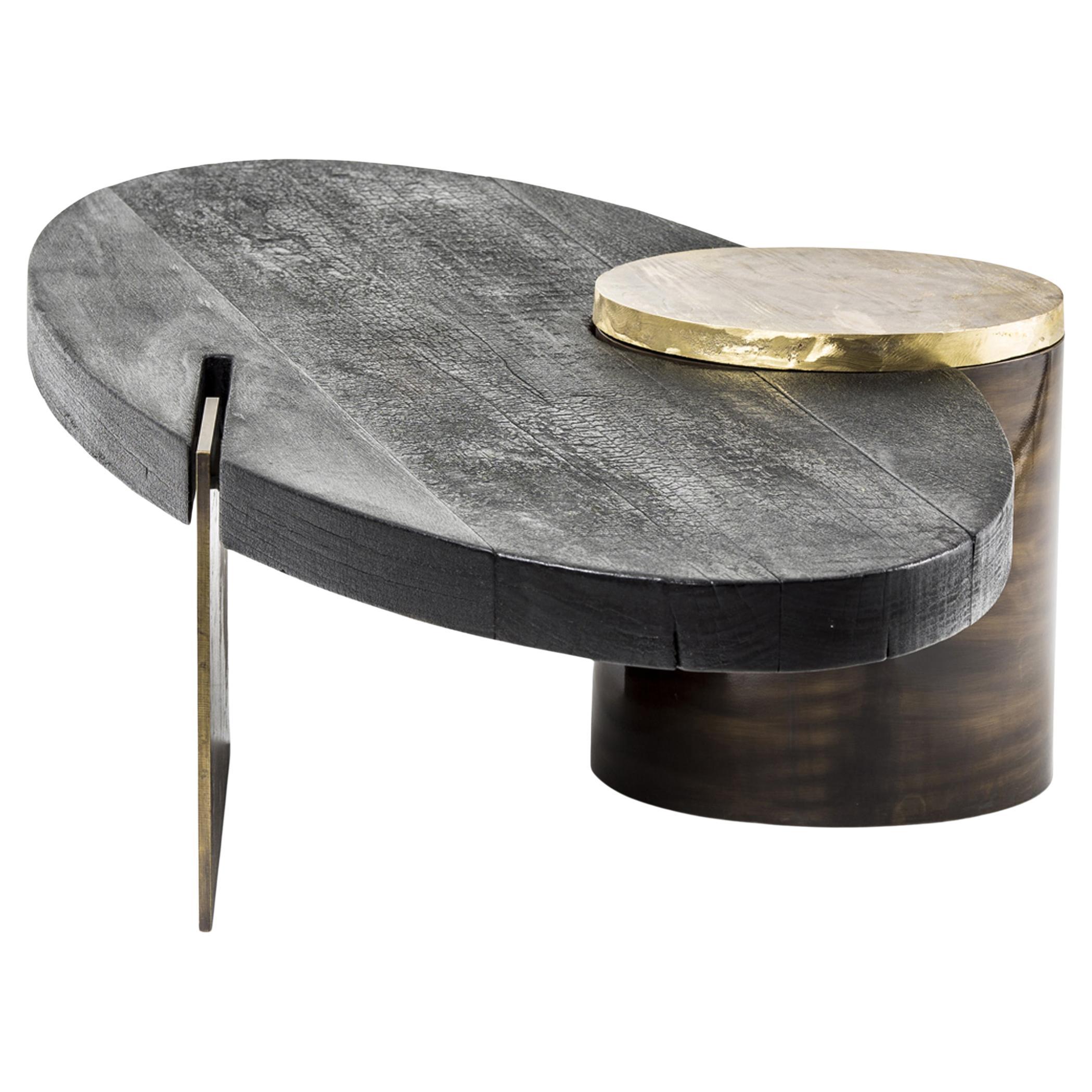 Tavolino Primal in ottone fuso, Shou Sugi Ban e acciaio brunito di Egg Designs