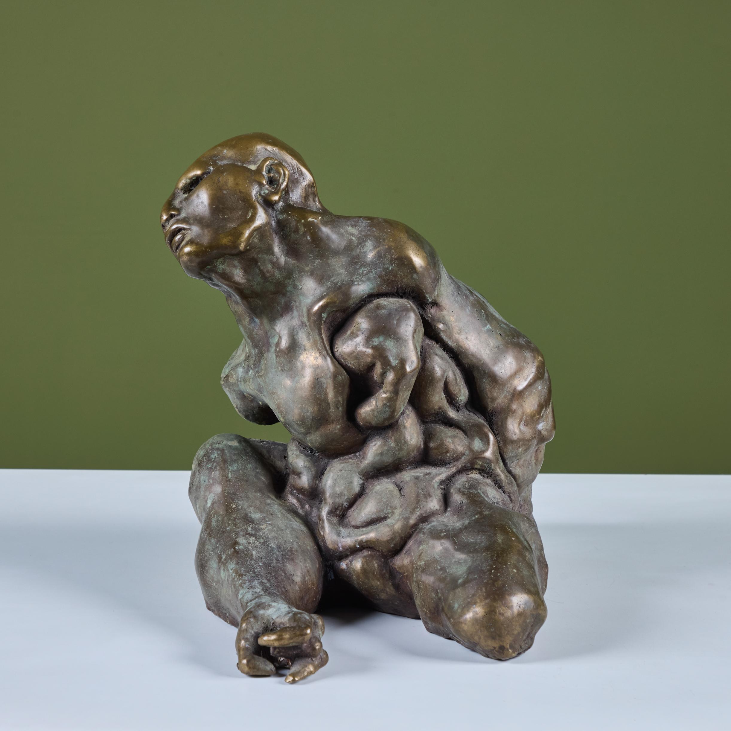 Americano Scultura maschile astratta in bronzo fuso in vendita