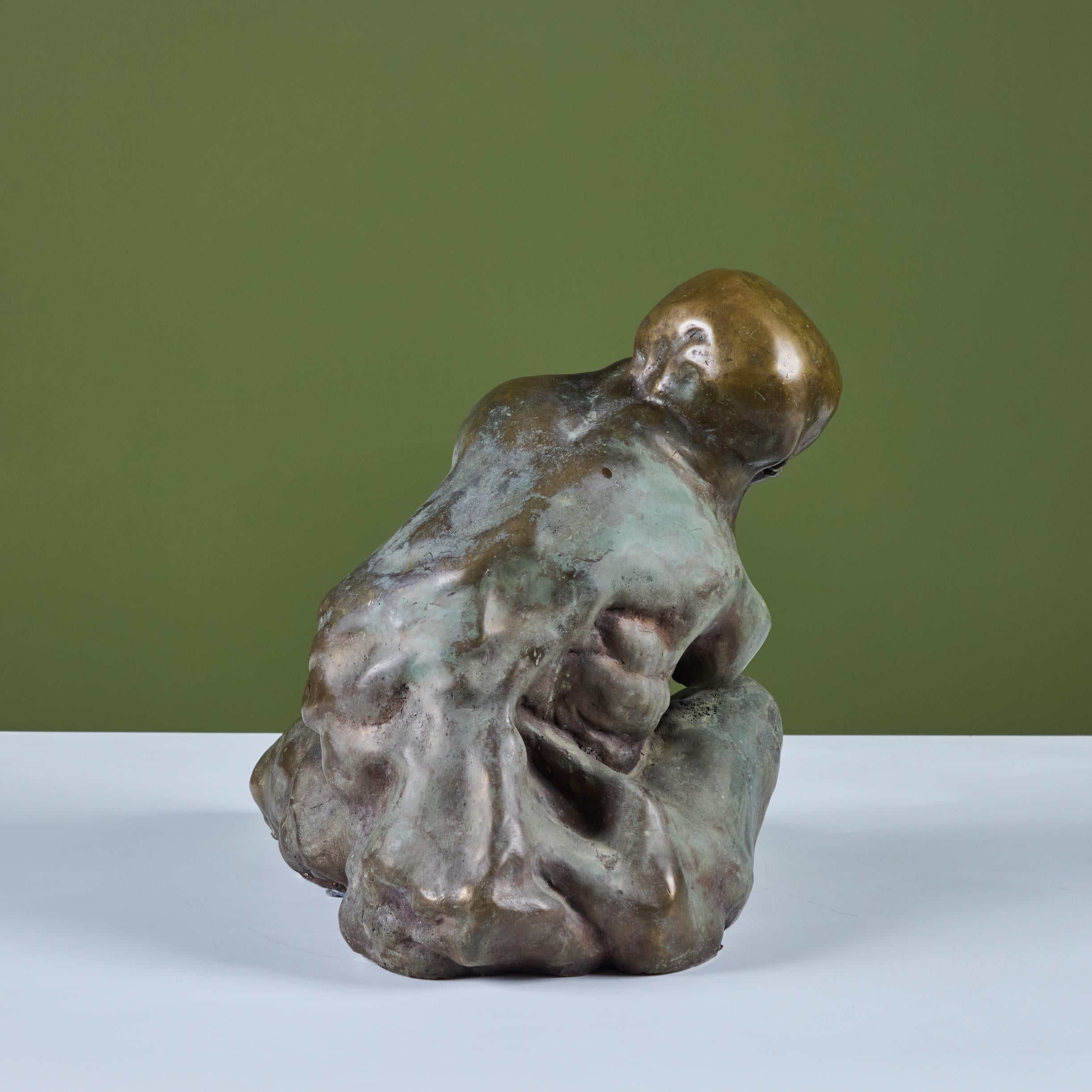 XX secolo Scultura maschile astratta in bronzo fuso in vendita