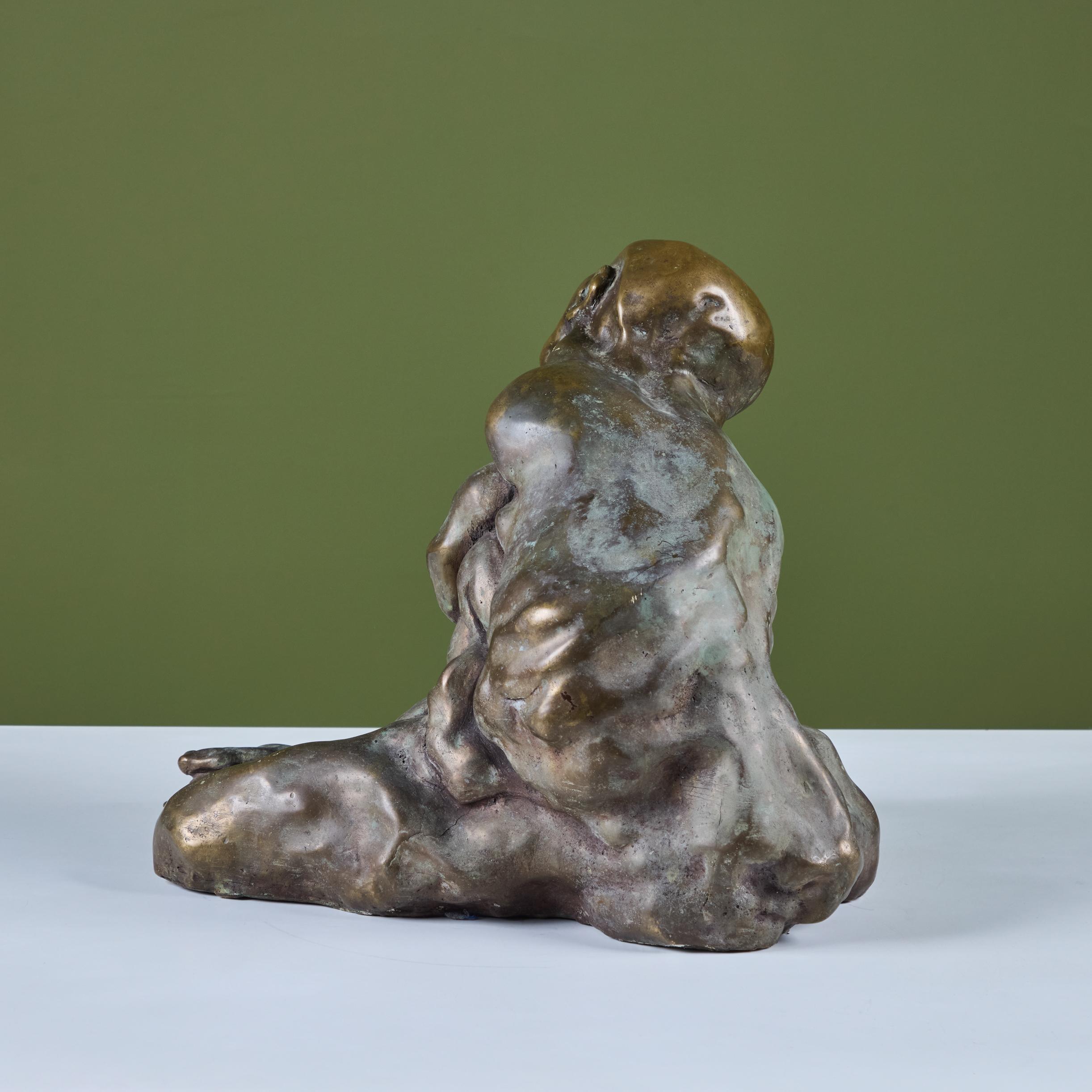 Bronzo Scultura maschile astratta in bronzo fuso in vendita