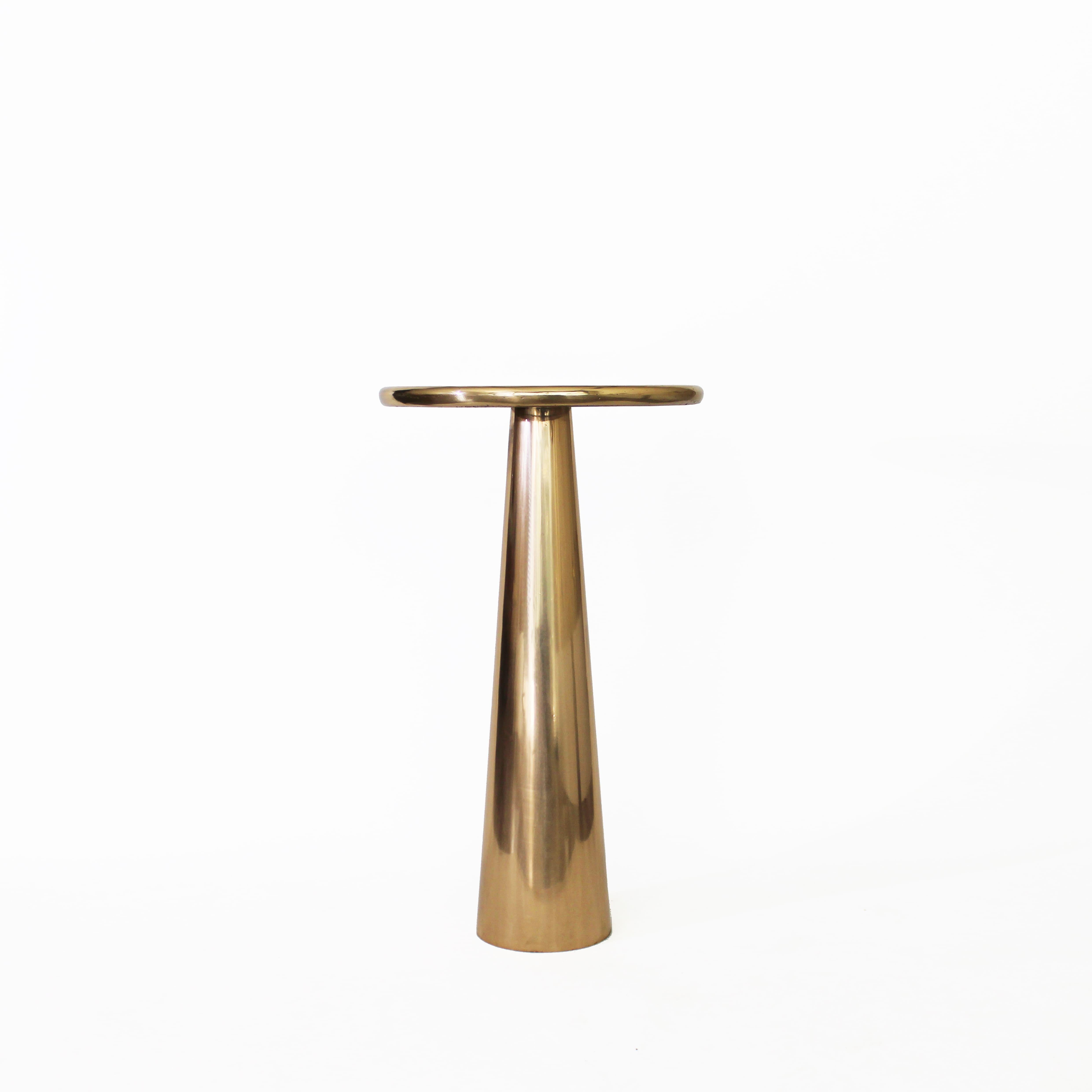 Moderne Table d'appoint Lega en bronze moulé et acier inoxydable de Studio Sunt en vente