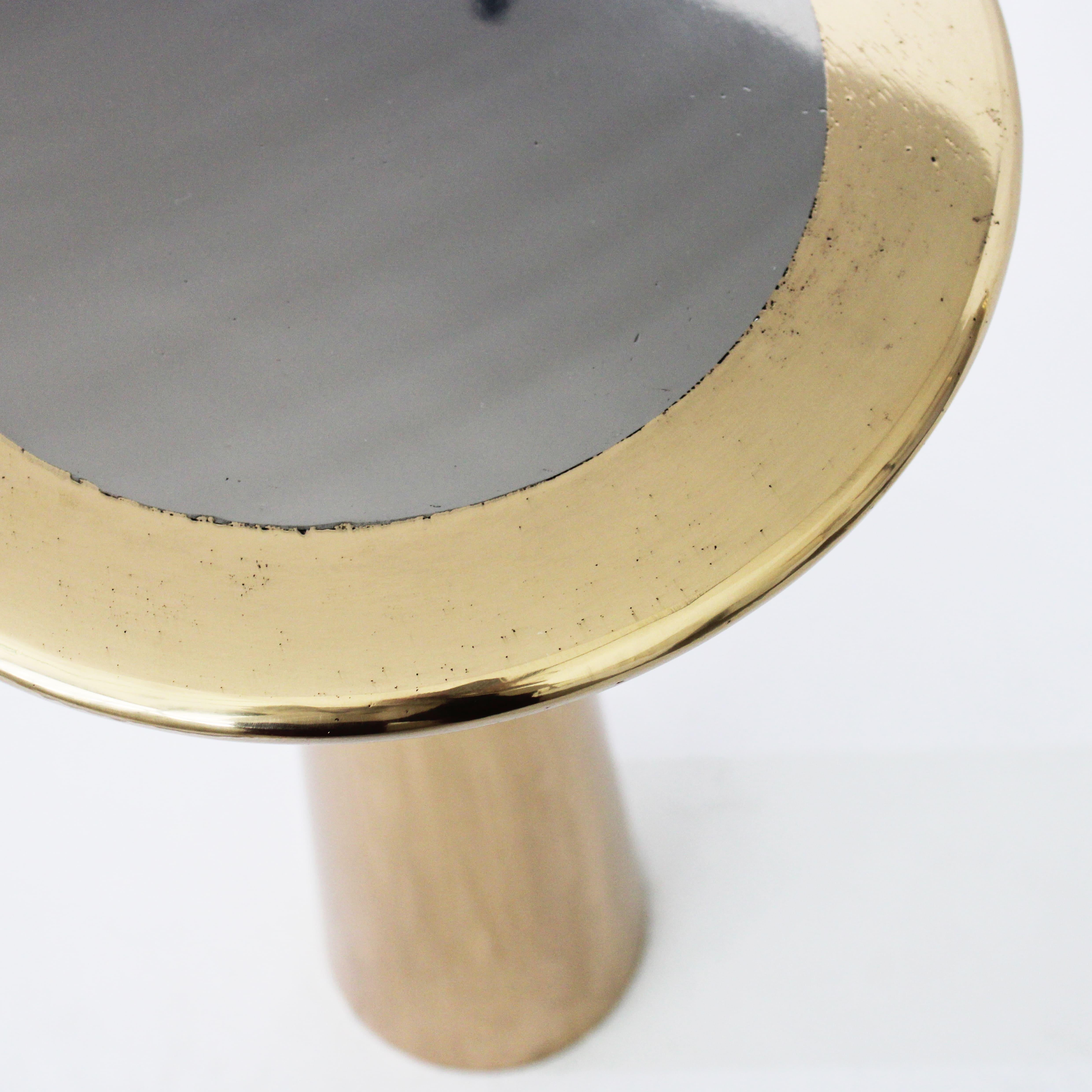Turc Table d'appoint Lega en bronze moulé et acier inoxydable de Studio Sunt en vente