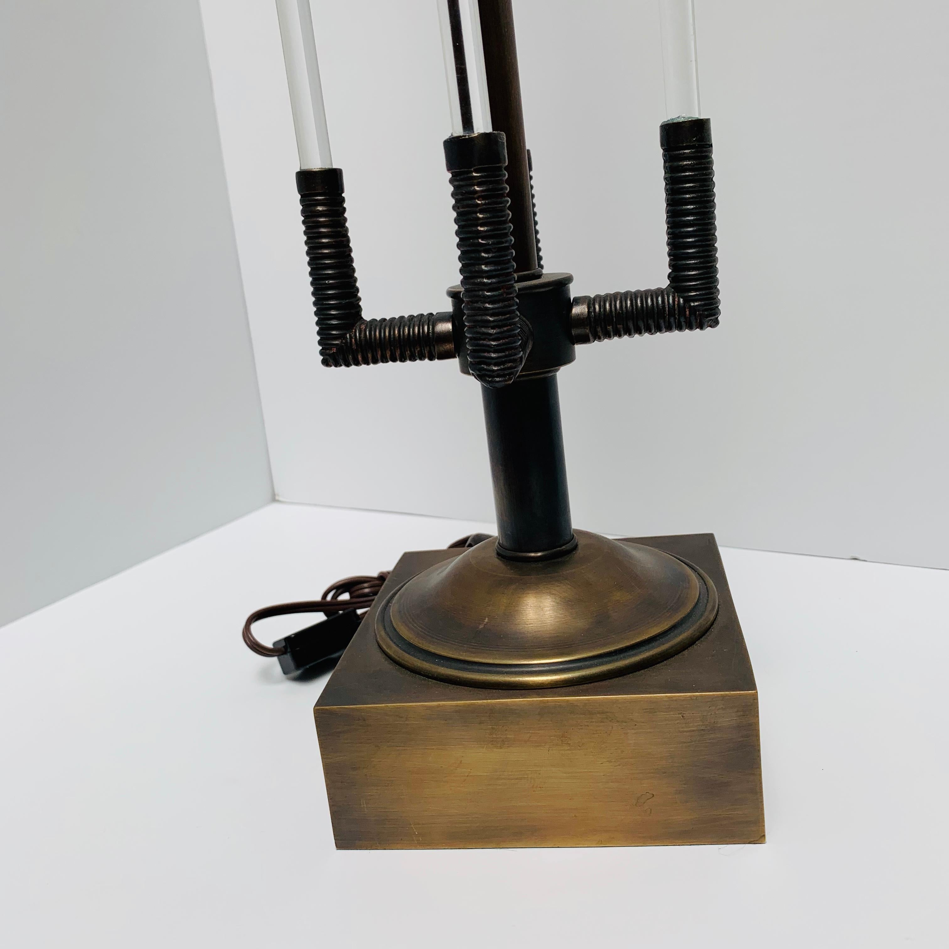 Gegossene Bronze,  Art-Déco-Lampen mit massiven Glasstäben (amerikanisch) im Angebot