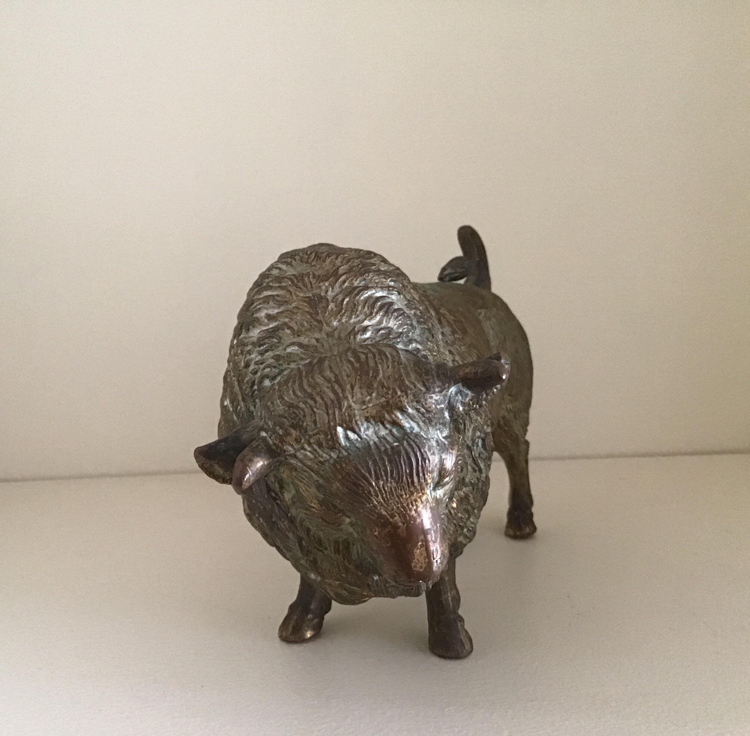 casting bronze bull