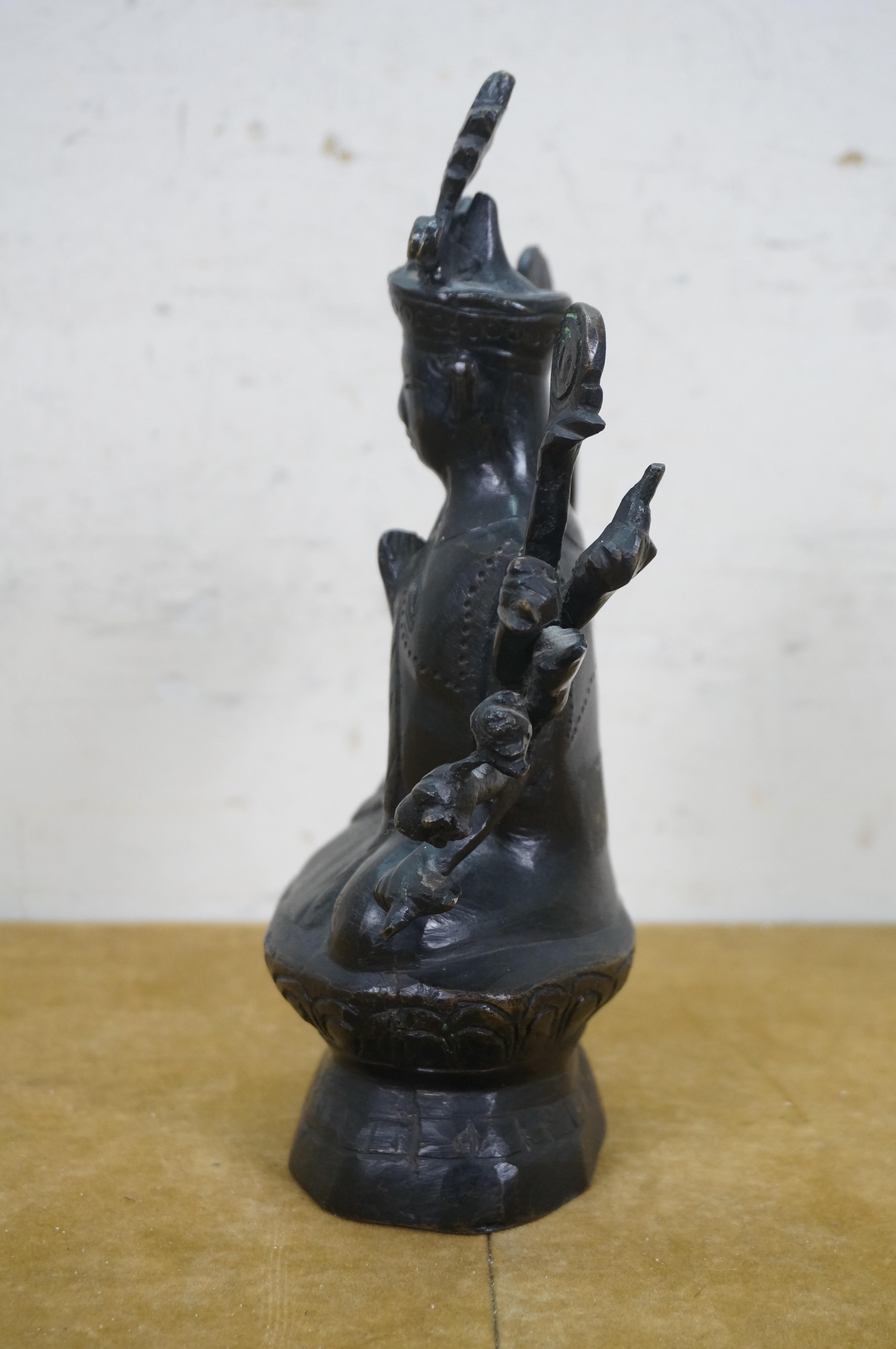 Bronzo Statua in bronzo fuso del tempio buddista Bodhisattva Avalokiteshvara Mille braccia 9
