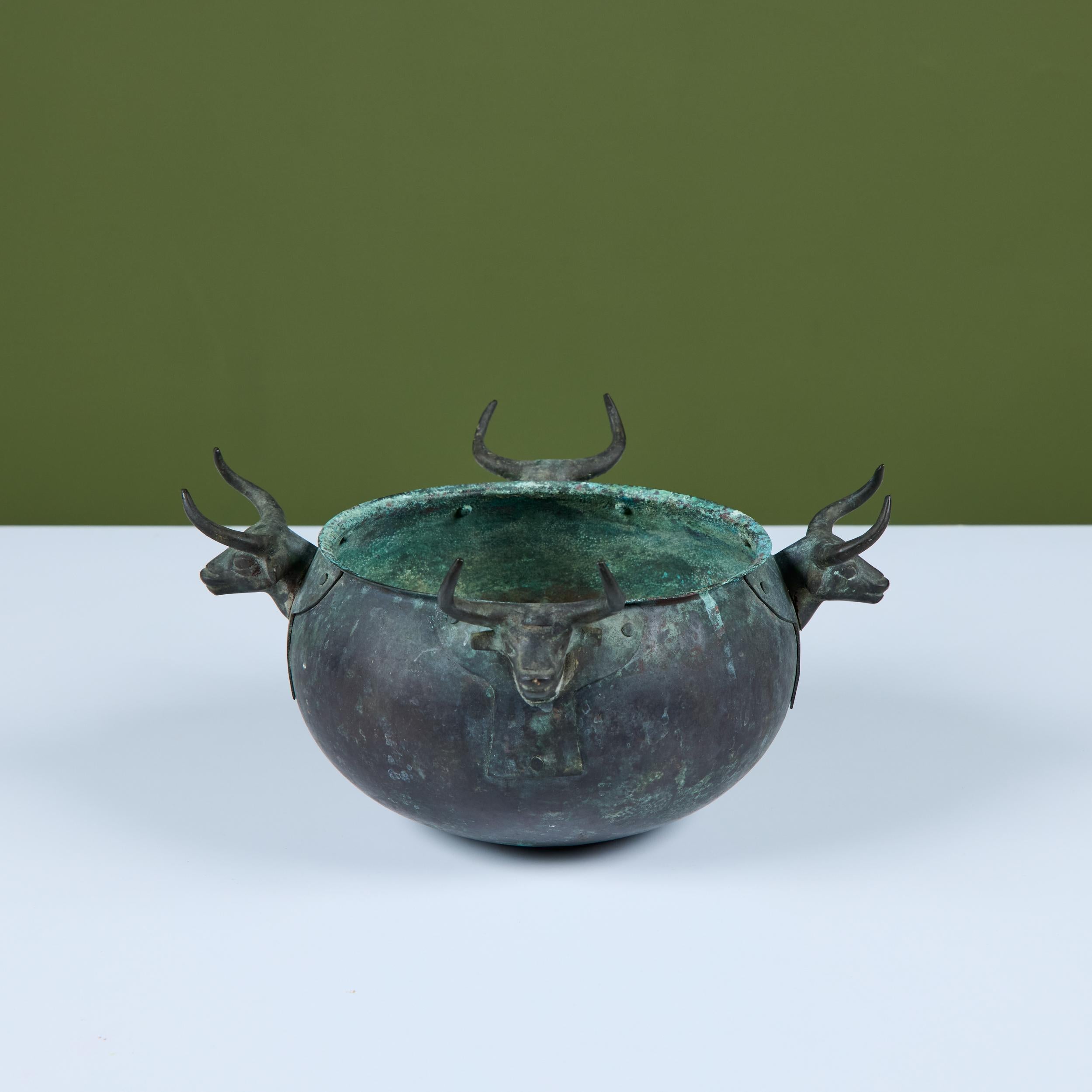 Cuenco Toro de Bronce Fundido en venta 4