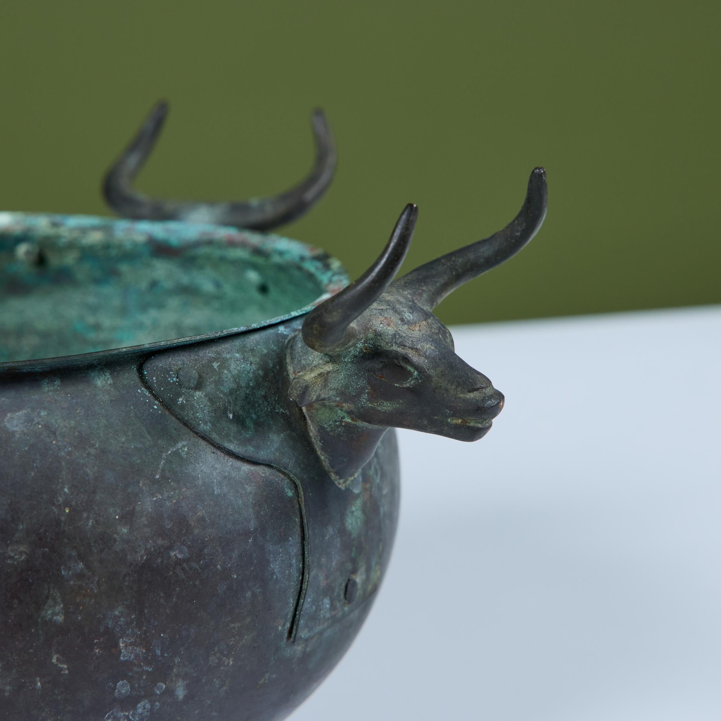 Cuenco Toro de Bronce Fundido Arte popular en venta
