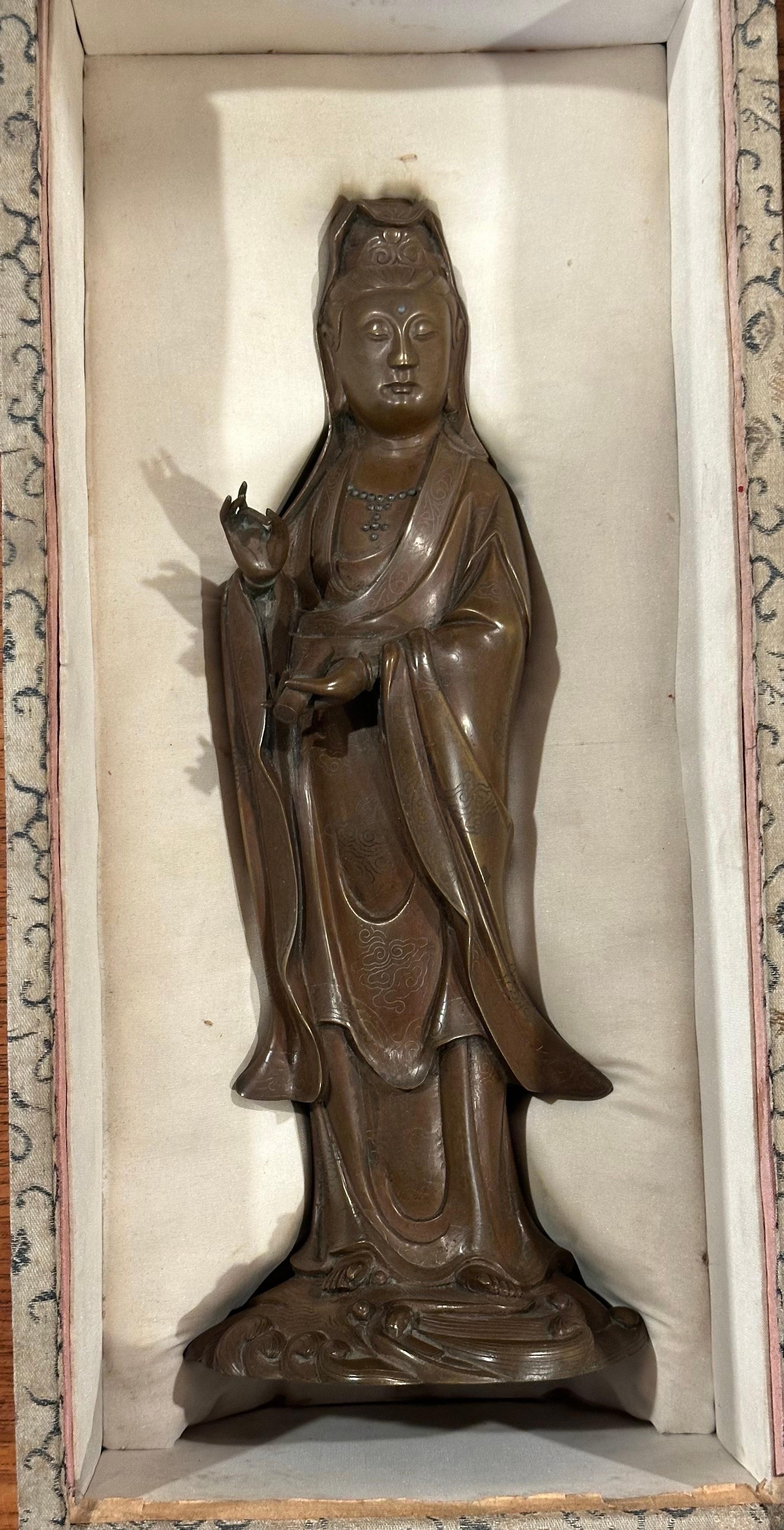 Qing Dynasty Cast Bronze Standing Guanyin with Shisou Mark 10