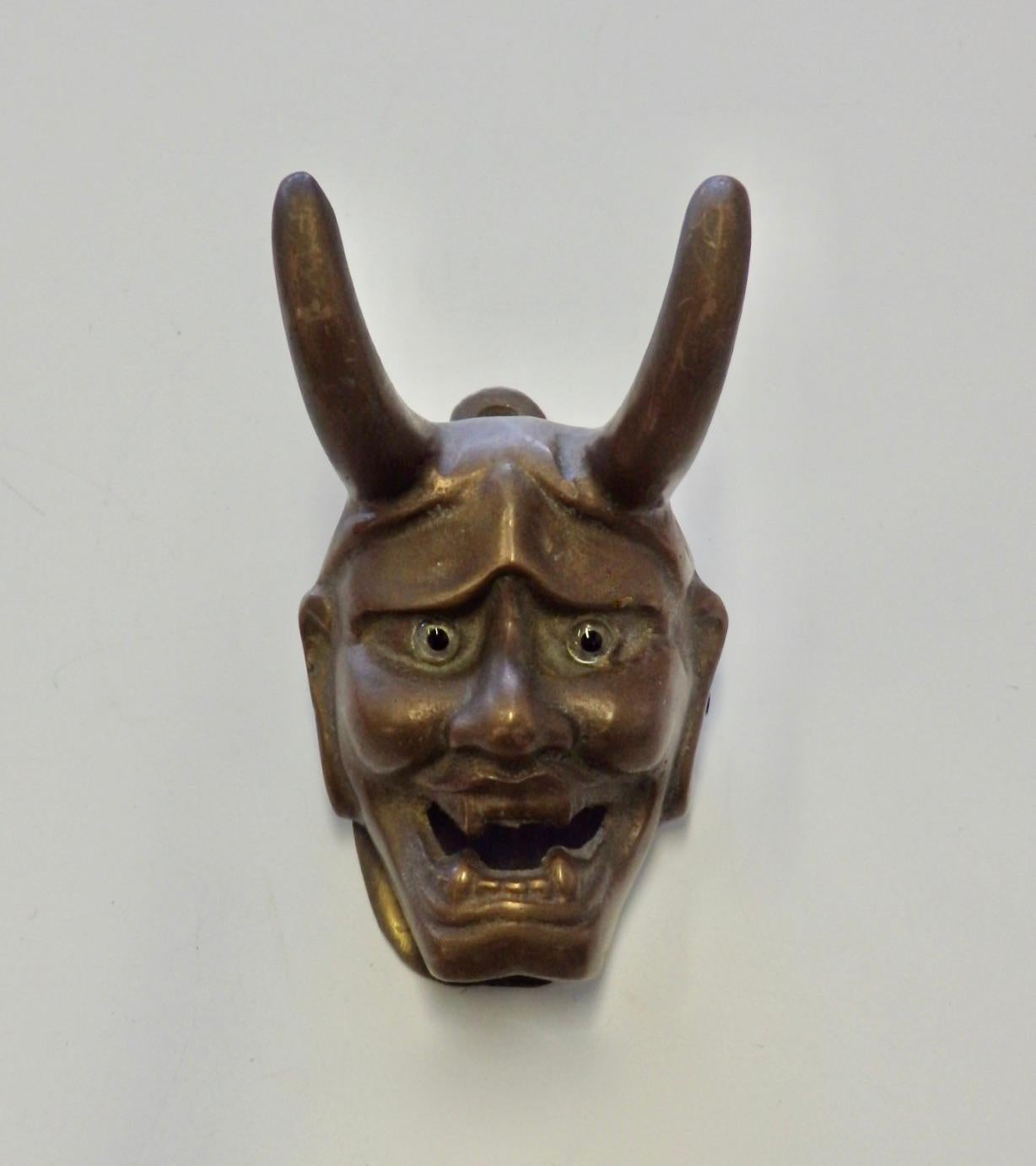 Clip mémo mural en bronze moulé en forme de diable à cornes et yeux de verre ou Satan estampillé Arthur Court en vente 3