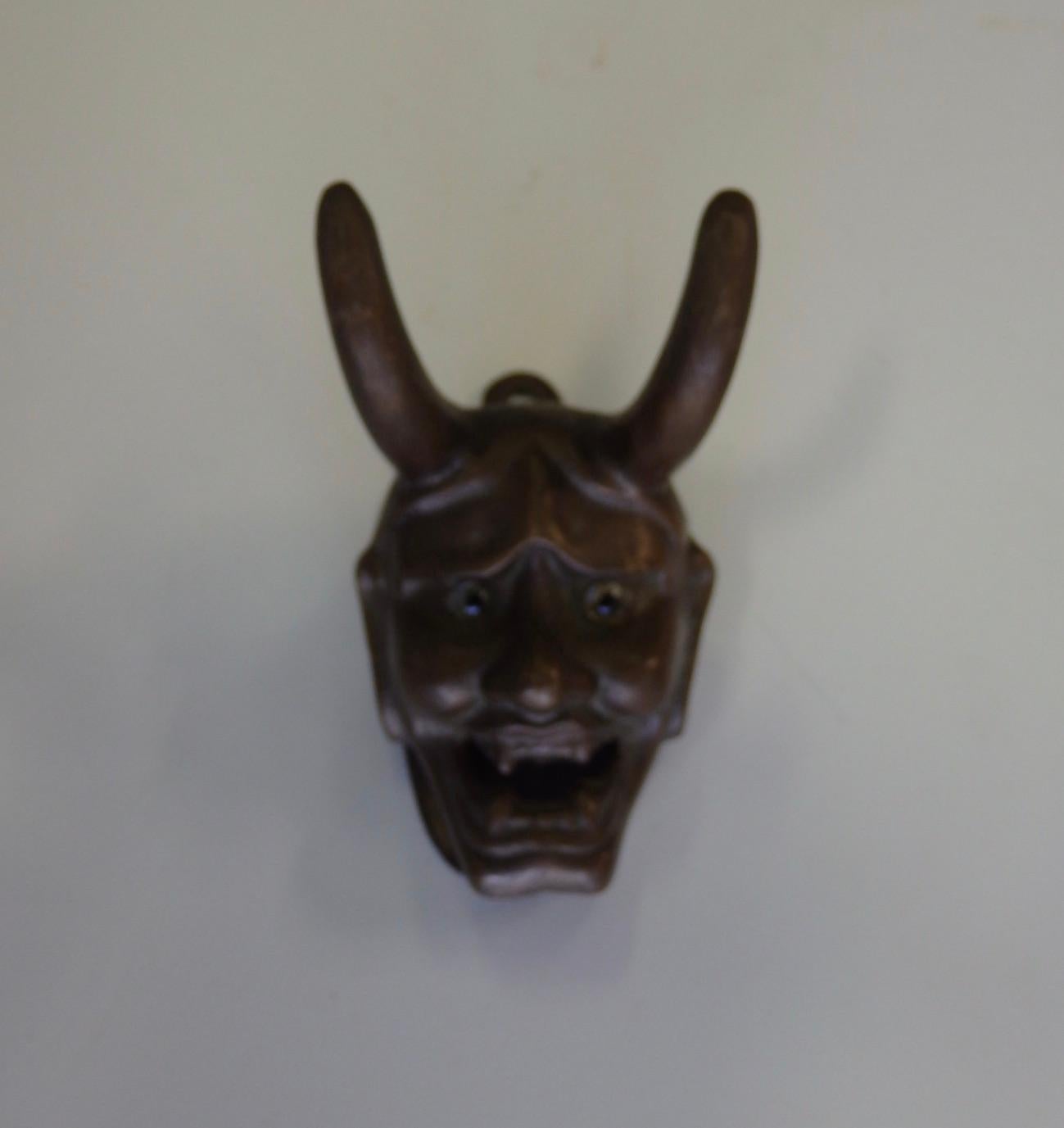 Clip mémo mural en bronze moulé en forme de diable à cornes et yeux de verre ou Satan estampillé Arthur Court en vente 1