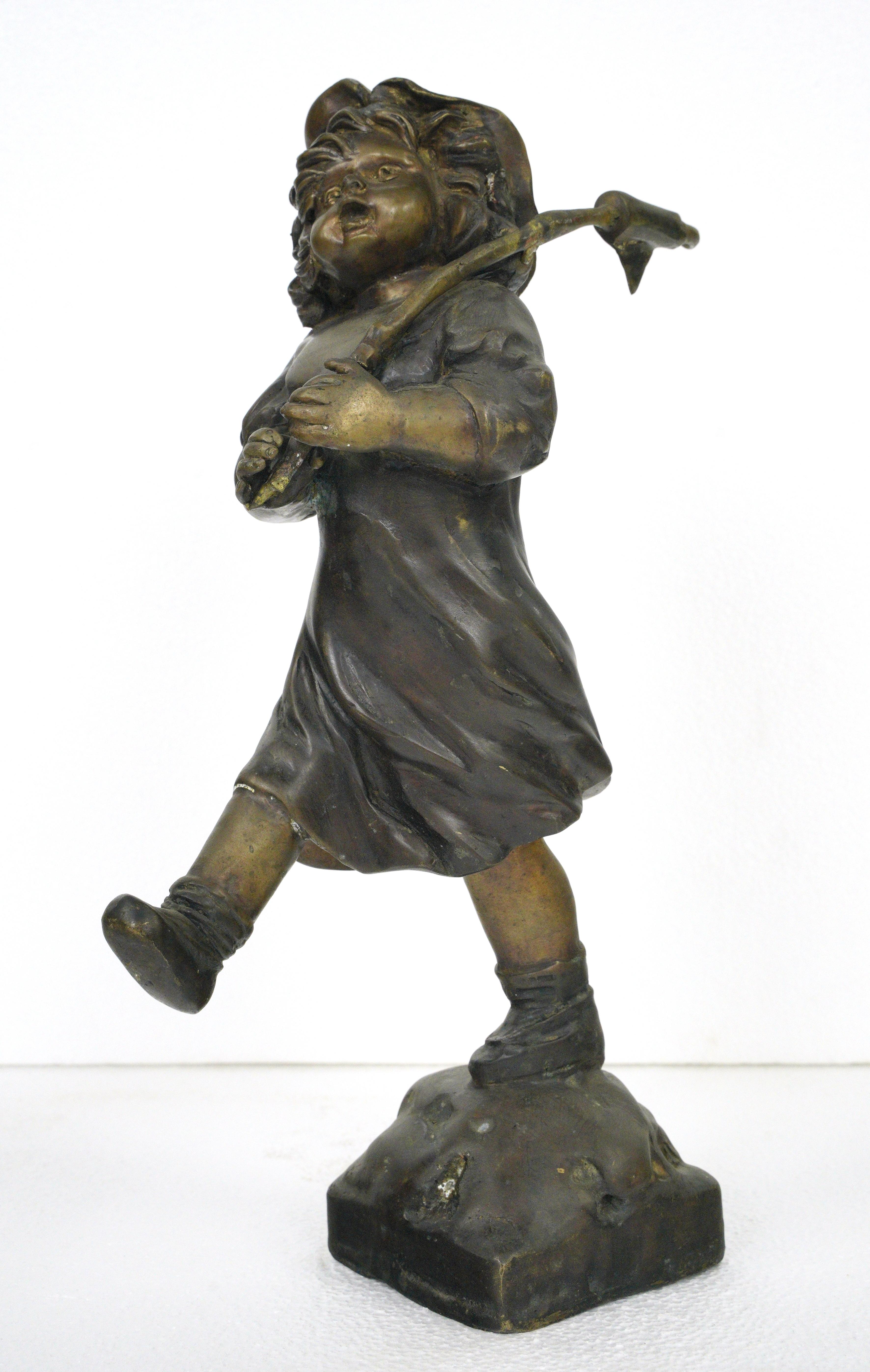 Statua in bronzo della ragazza in marcia con bandiera in vendita 1