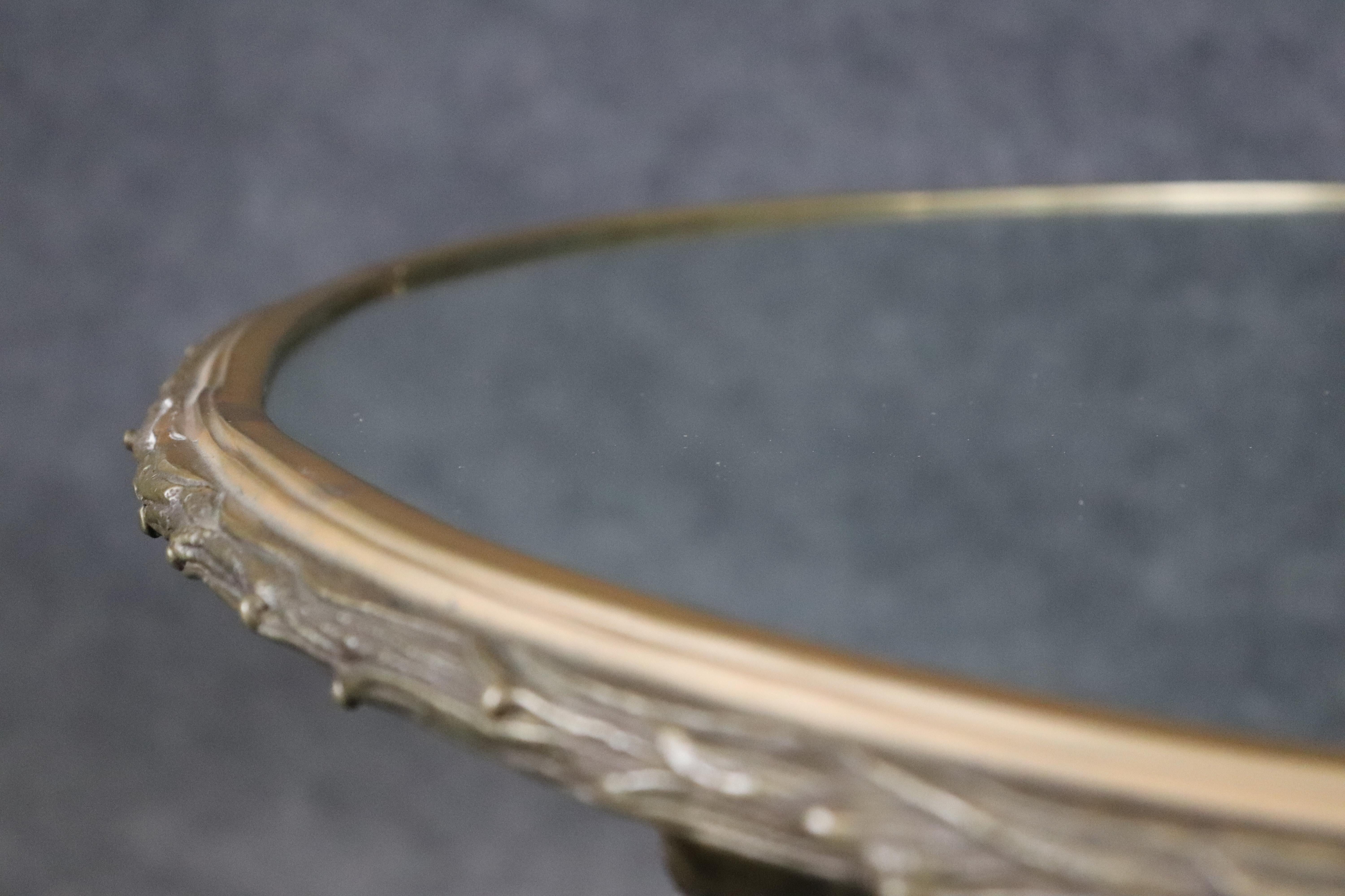 Table d'appoint en bronze moulé à motif de feuilles d'olivier et miroir de style Bagues français en vente 6