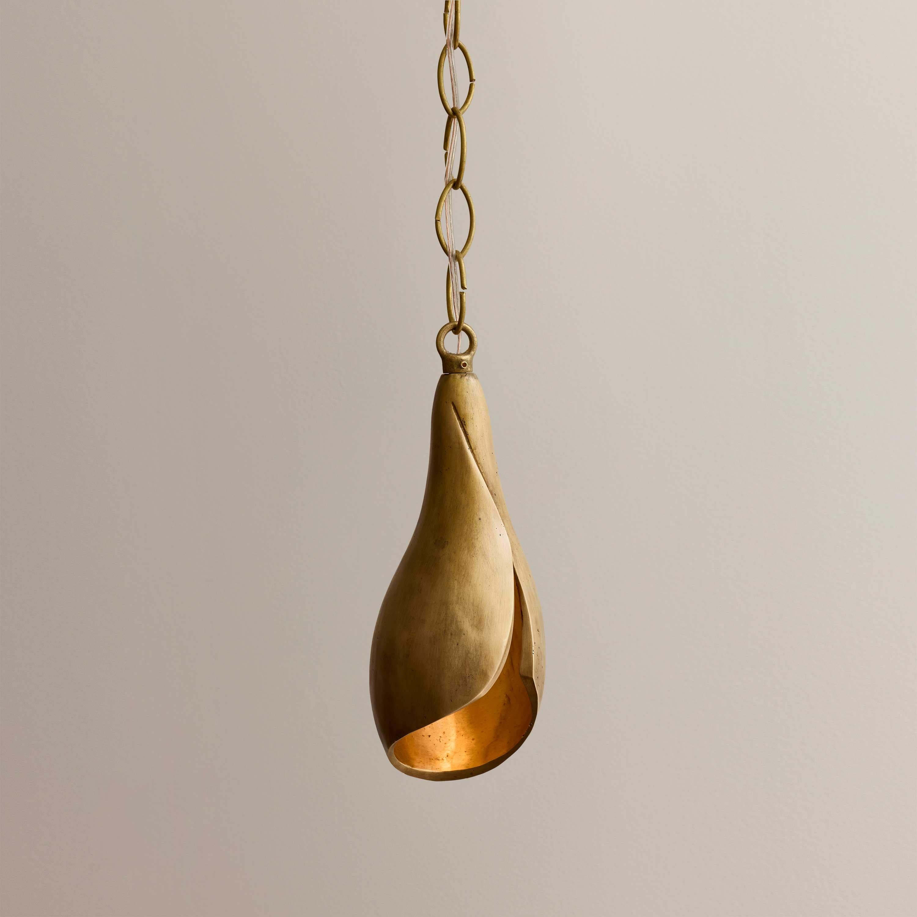 Art Nouveau Ciondolo in bronzo fuso, finitura Brasa, collezione Flor de Bronce in vendita