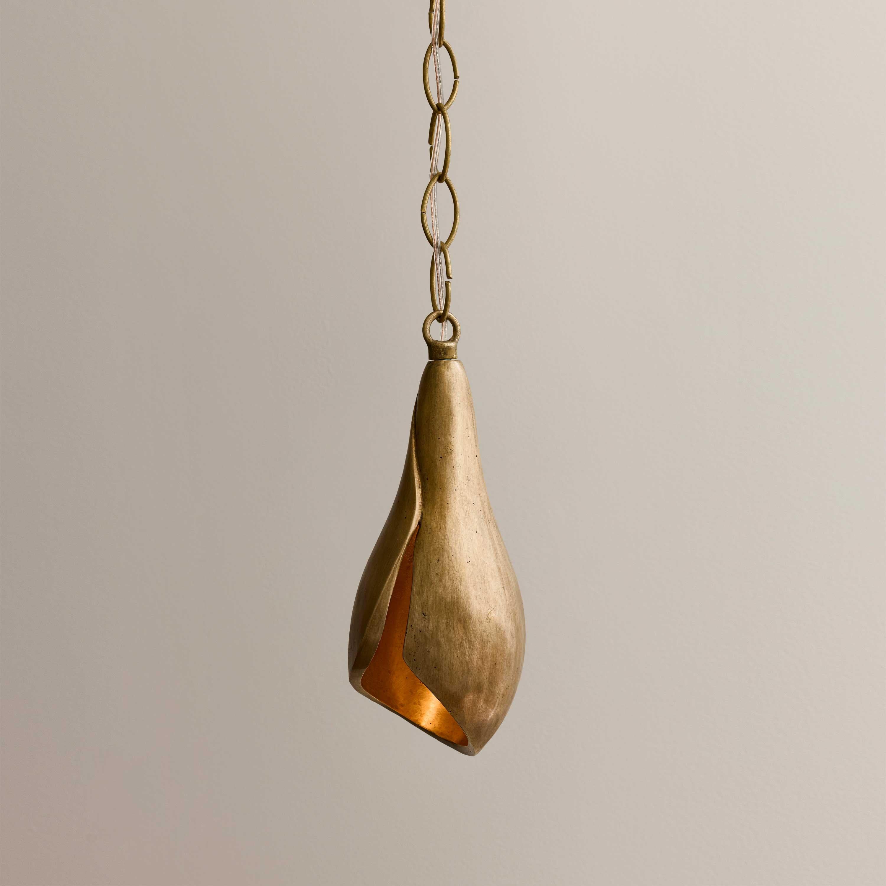 Calco Ciondolo in bronzo fuso, finitura Brasa, collezione Flor de Bronce in vendita