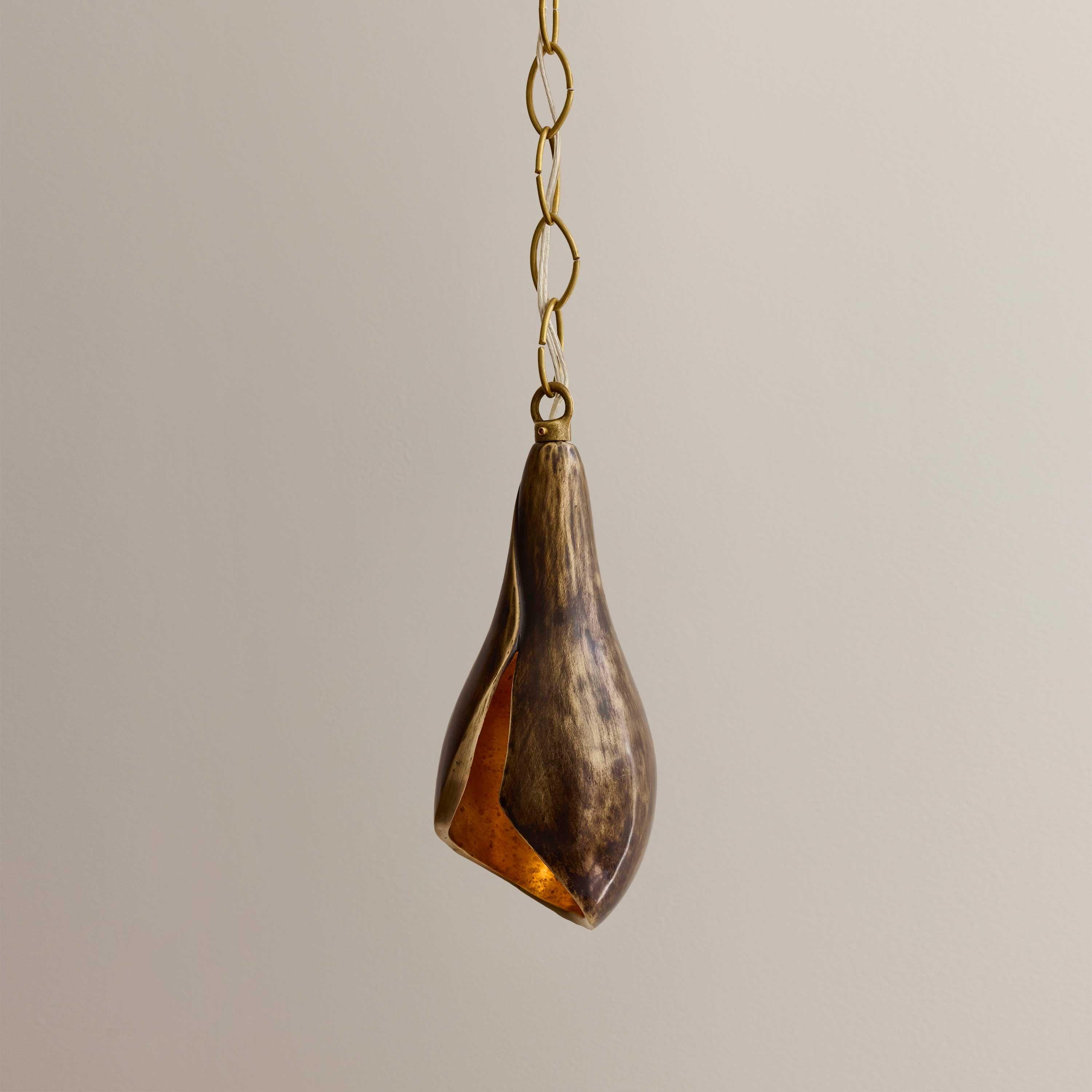 Messicano Ciondolo in bronzo fuso, finitura seppia, collezione Flor de Bronce in vendita