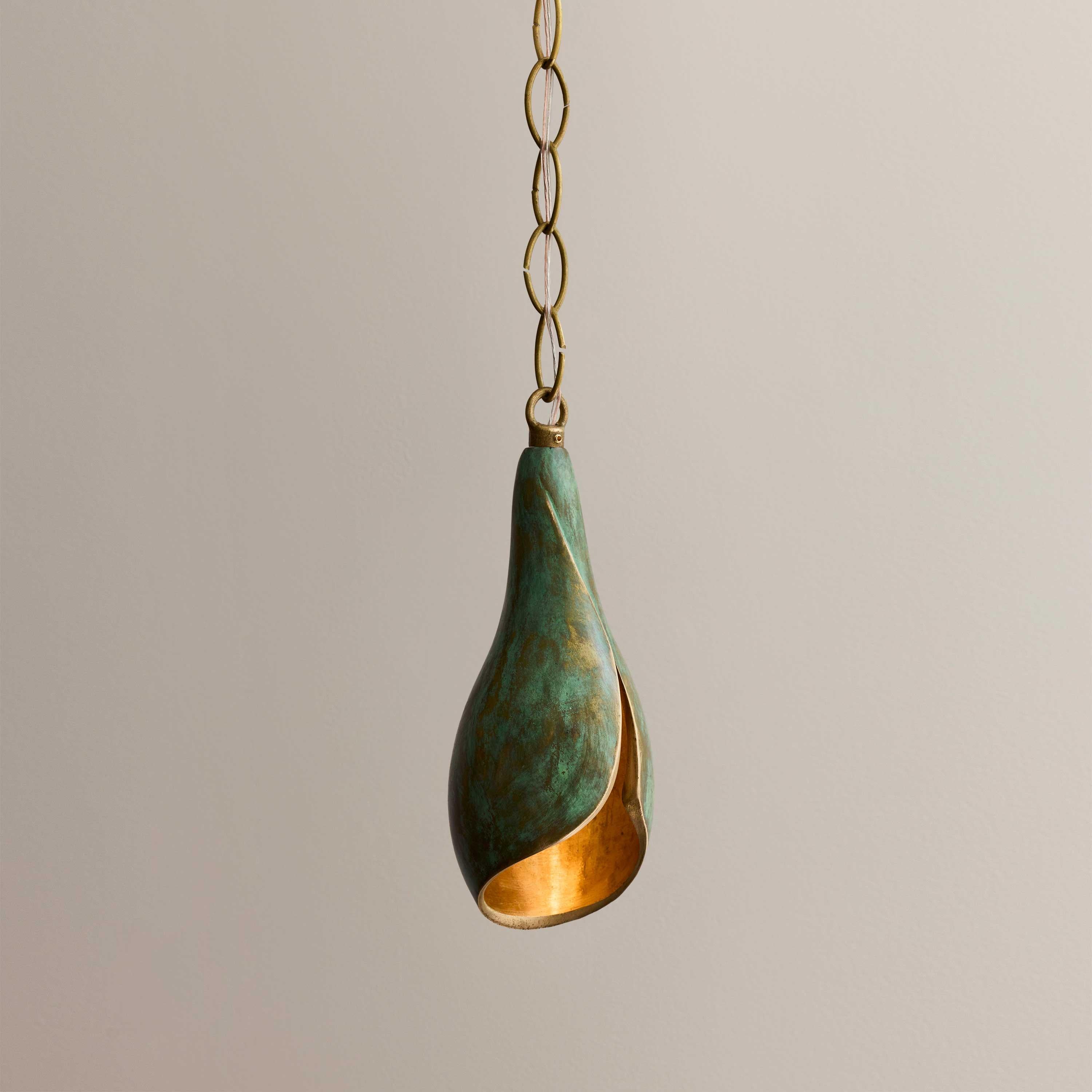 XXI secolo e contemporaneo Ciondolo in bronzo fuso, finitura Verdigris, Collectional de Bronce in vendita