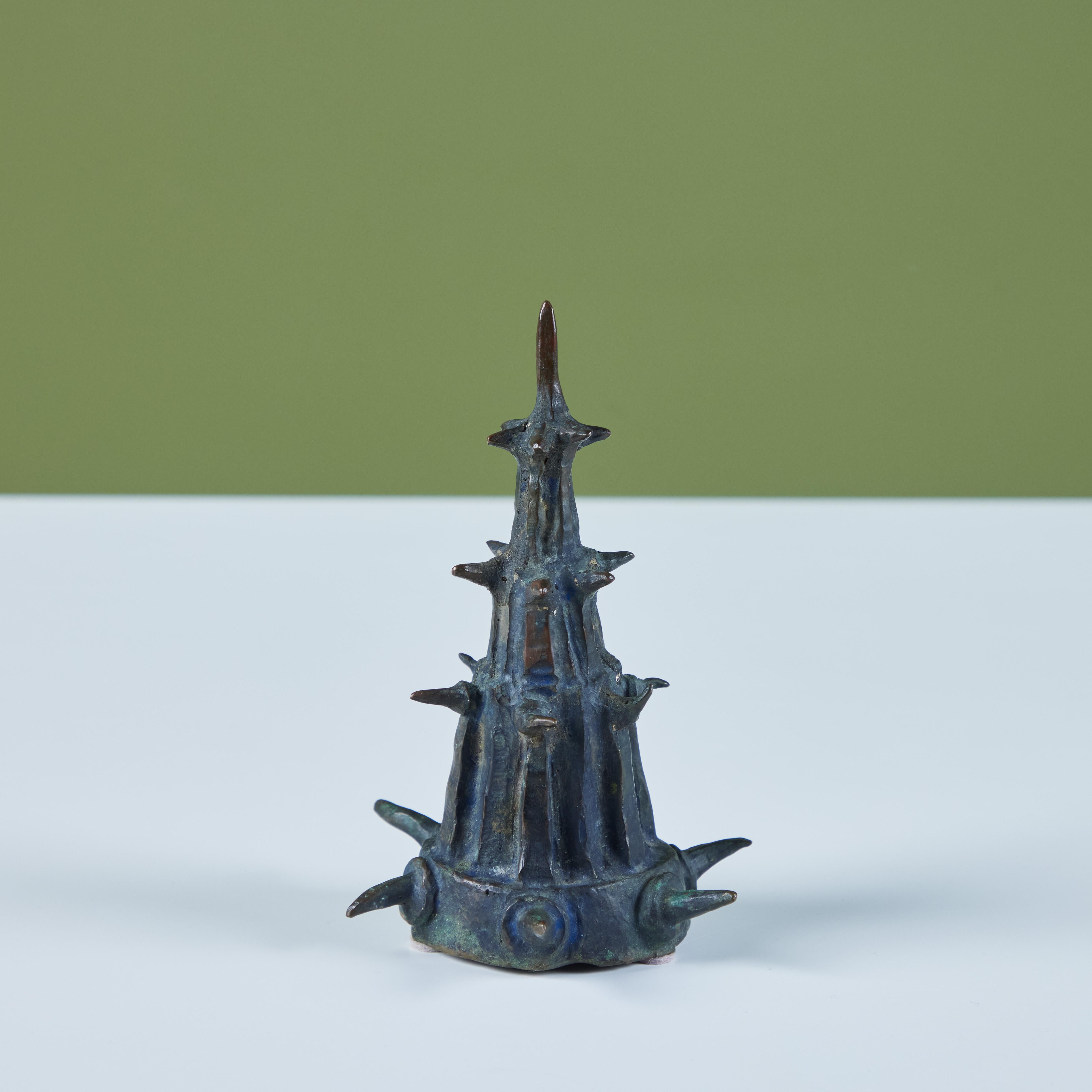 Estatuilla de bronce fundido Torre de los Poseidones por J. Dale M'Hall en venta 1