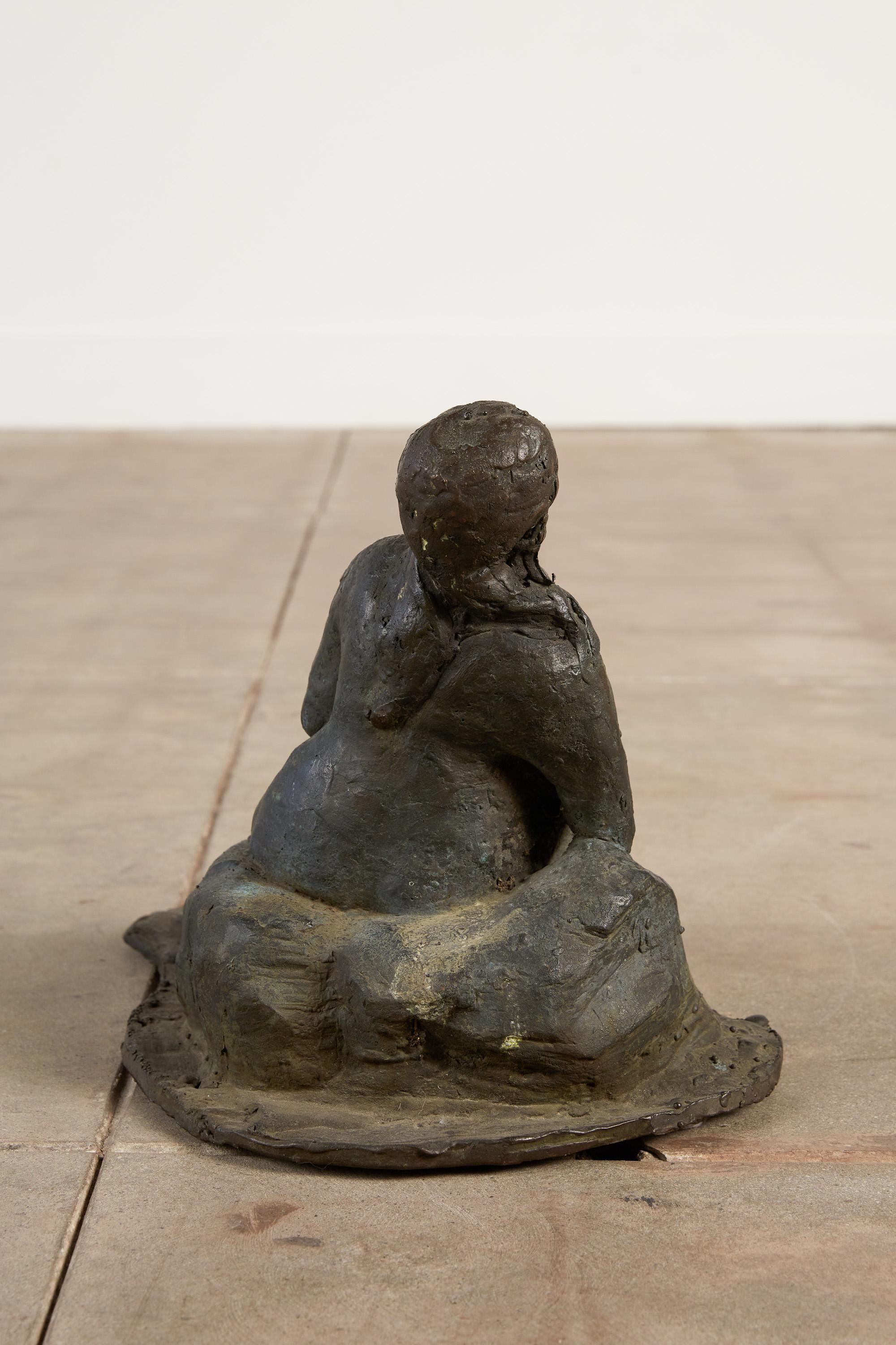 Inconnu Sculpture en bronze coulé d'une femme allongée en vente