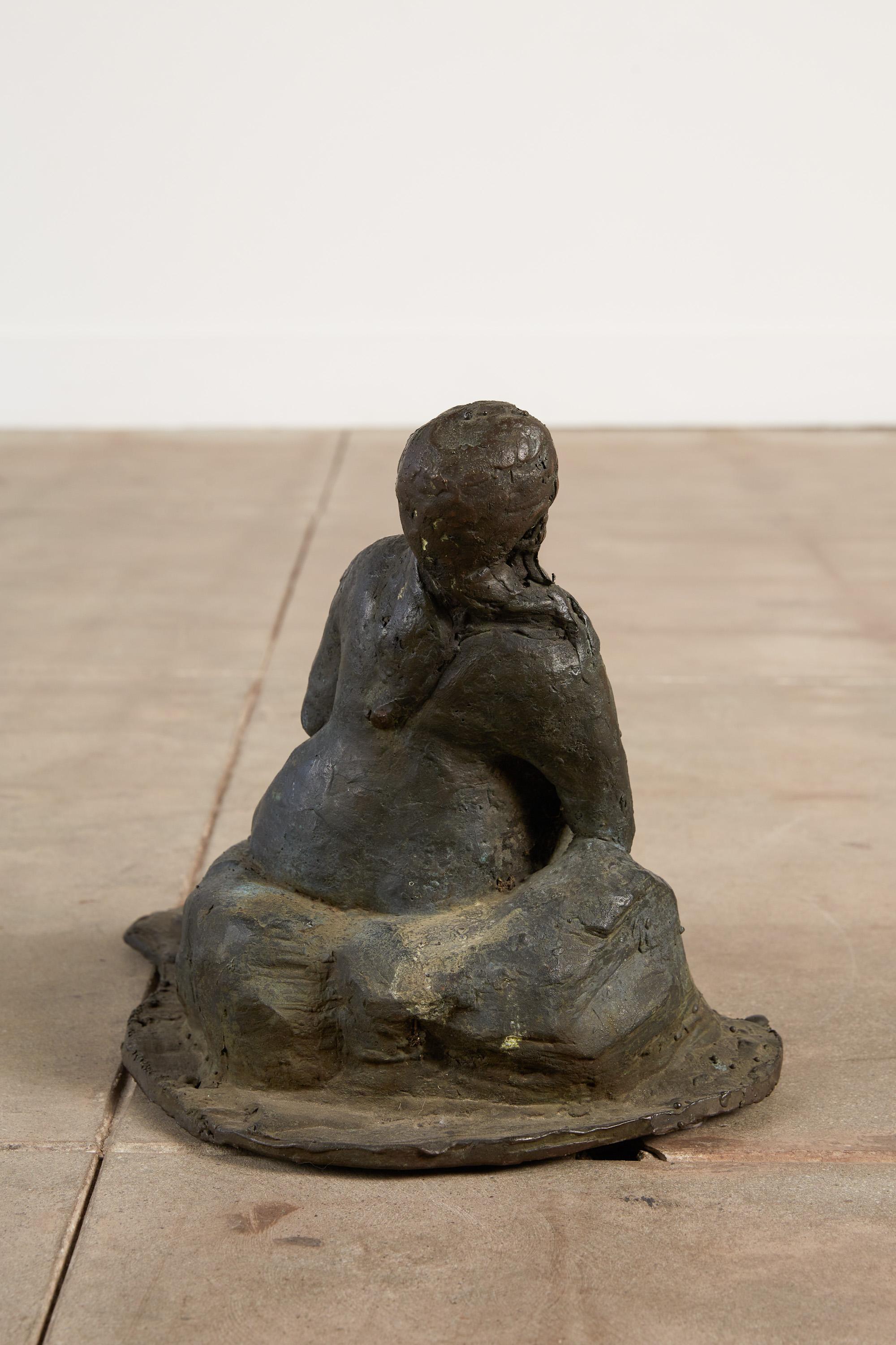 Sconosciuto Scultura in bronzo fuso di donna sdraiata in vendita