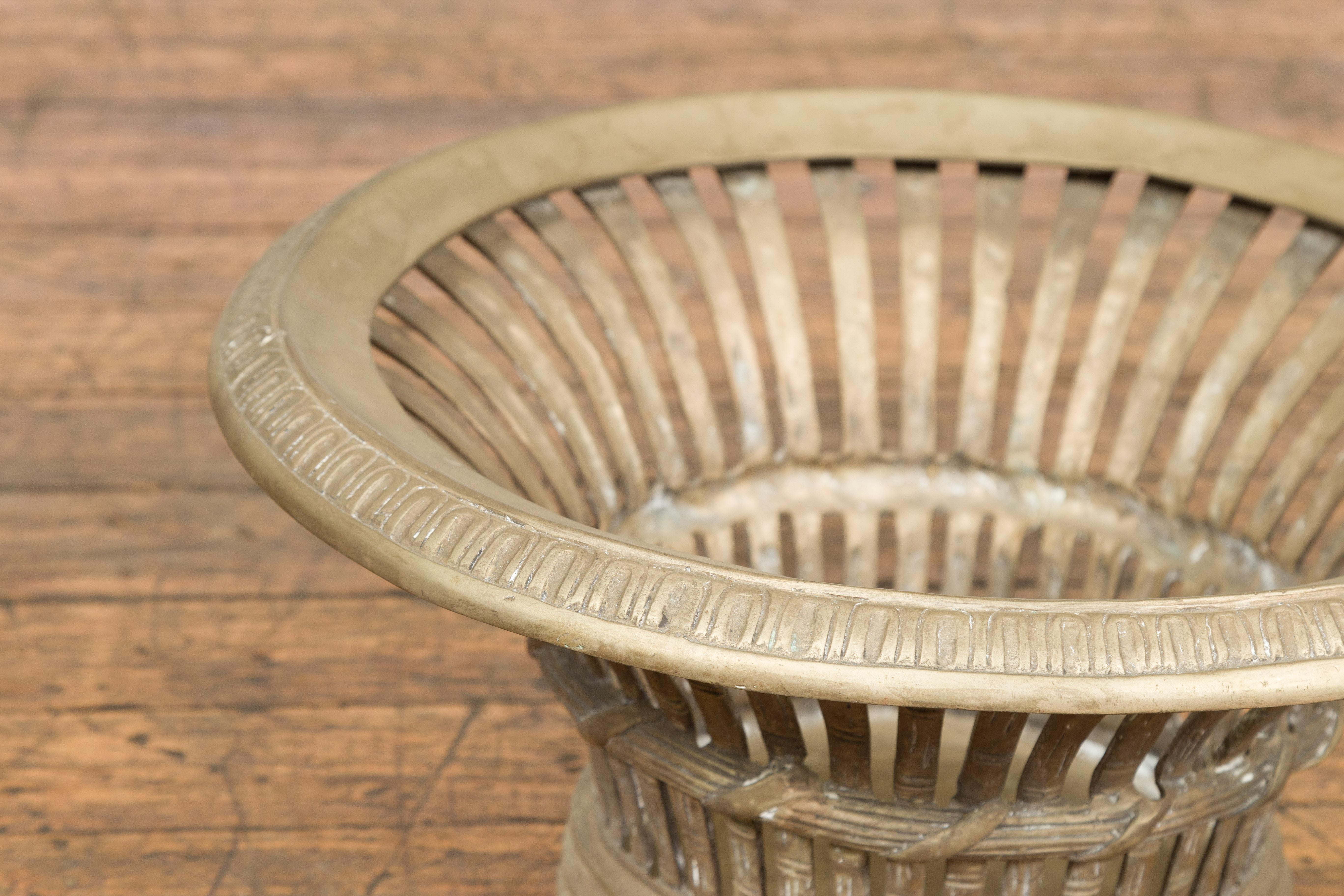 20th Century Cast Bronze Venetian Style Decorative Bowl with Light Patina and Reed Motifs For Sale