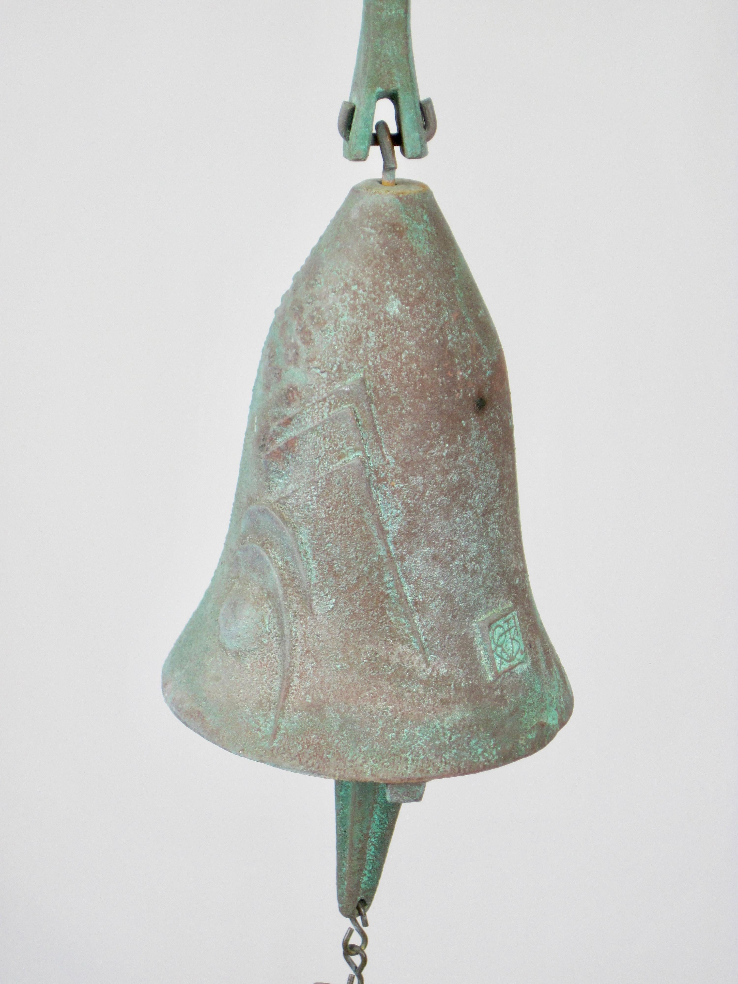 Campana de viento de bronce fundido de Paolo Soleri Vaciado