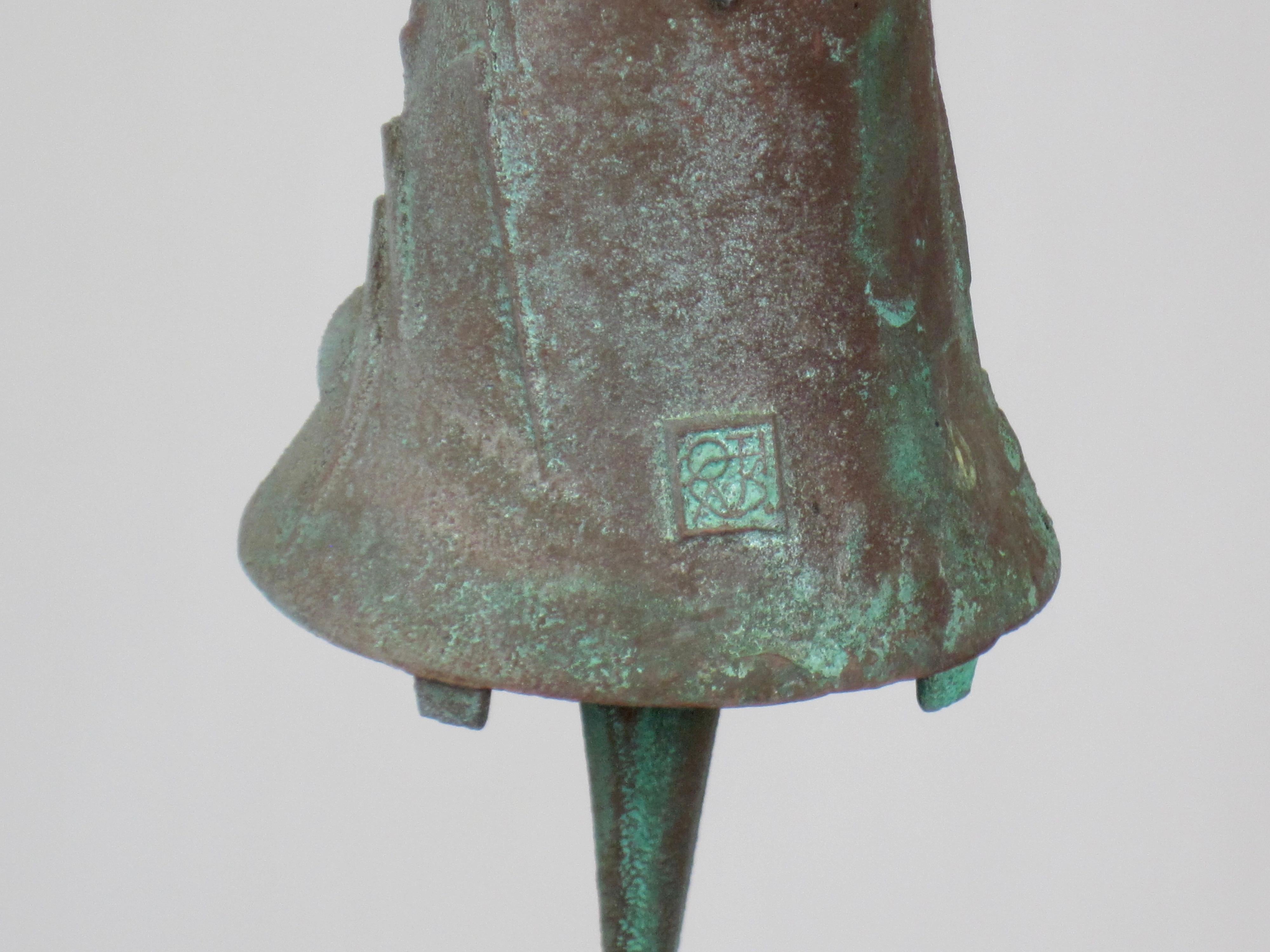 20ième siècle Chandelier à remontage en bronze moulé de Paolo Soleri en vente