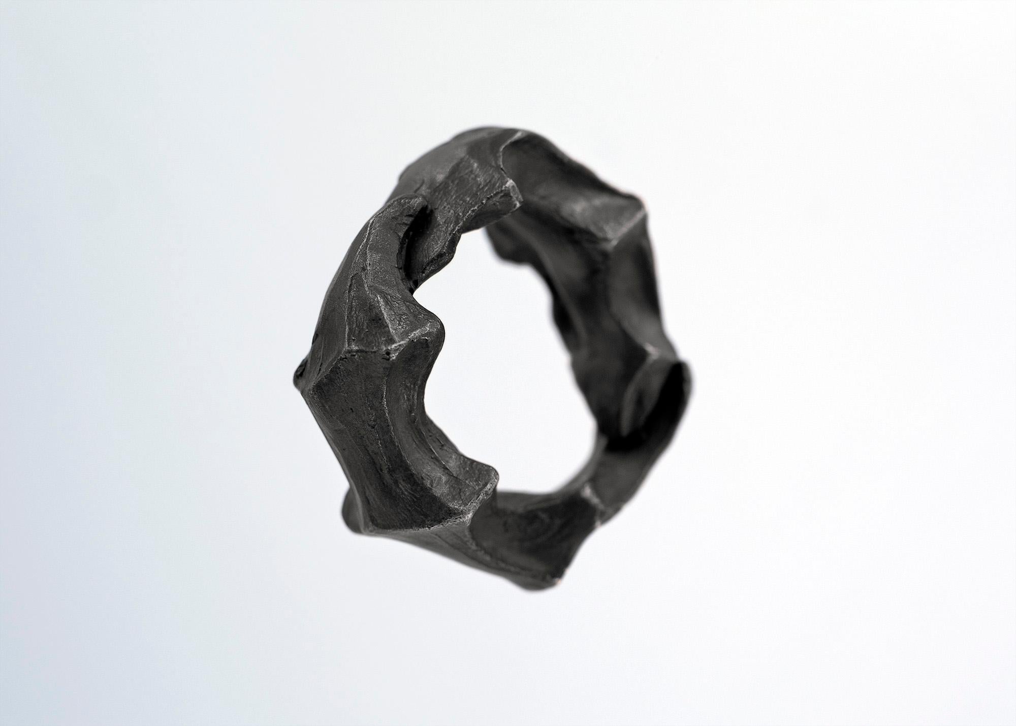 Portatovaglioli in bronzo fuso con patina nera Di Mano, fatti a mano - Set di 4 in vendita 3