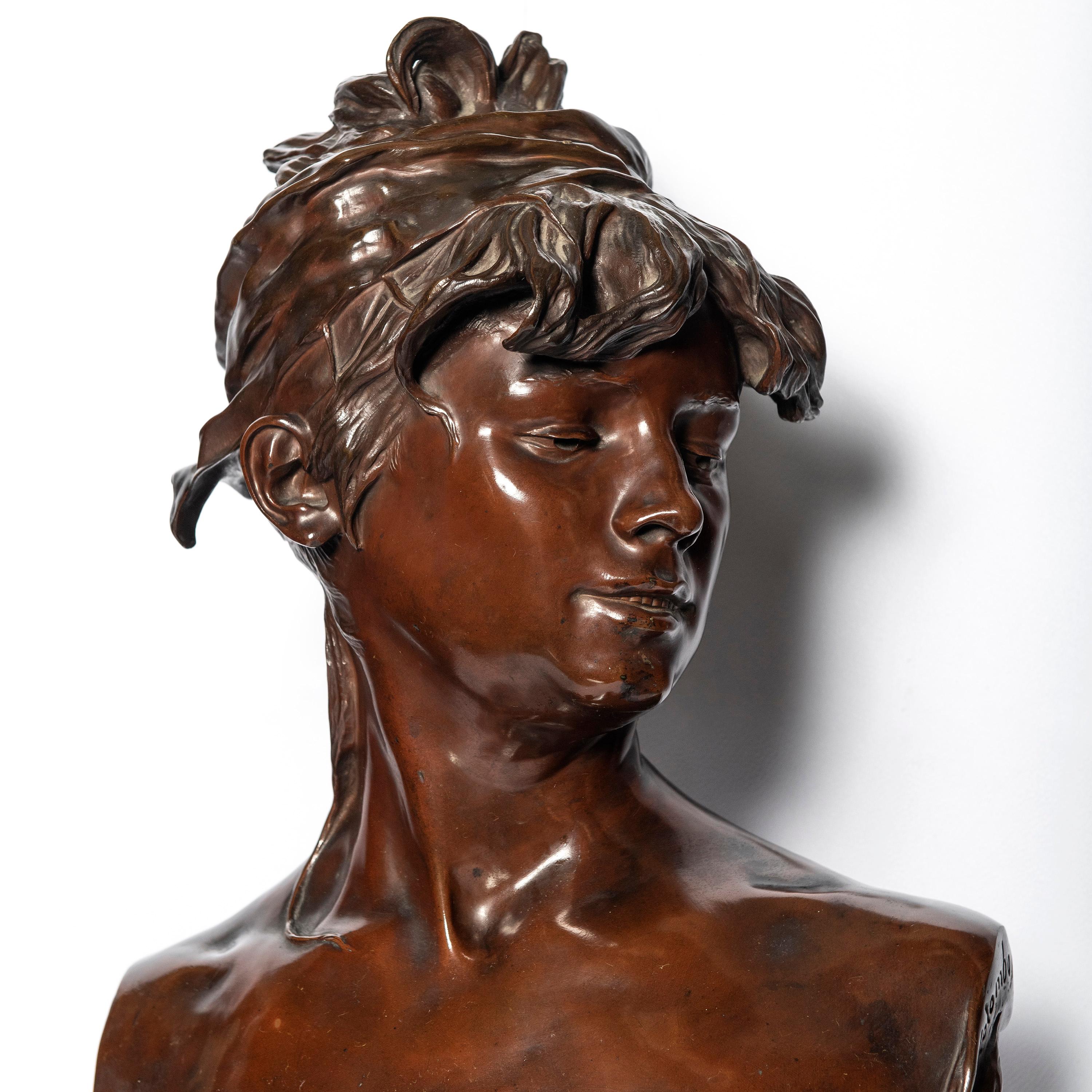 Gegossene Bronzebüste einer Frau „Bohme Orientale“ Signiert R. Colombo, Paris, 1884 (Spätes 19. Jahrhundert) im Angebot