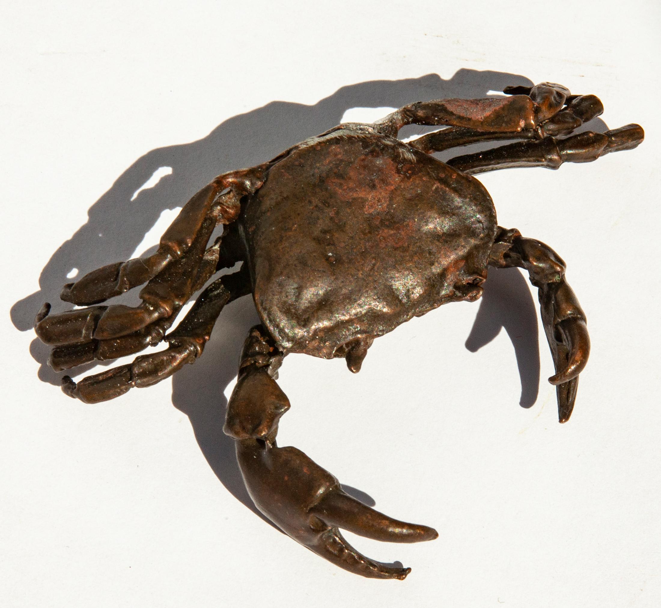 Fatto a mano Piccolo granchio in metallo bronzato in vendita