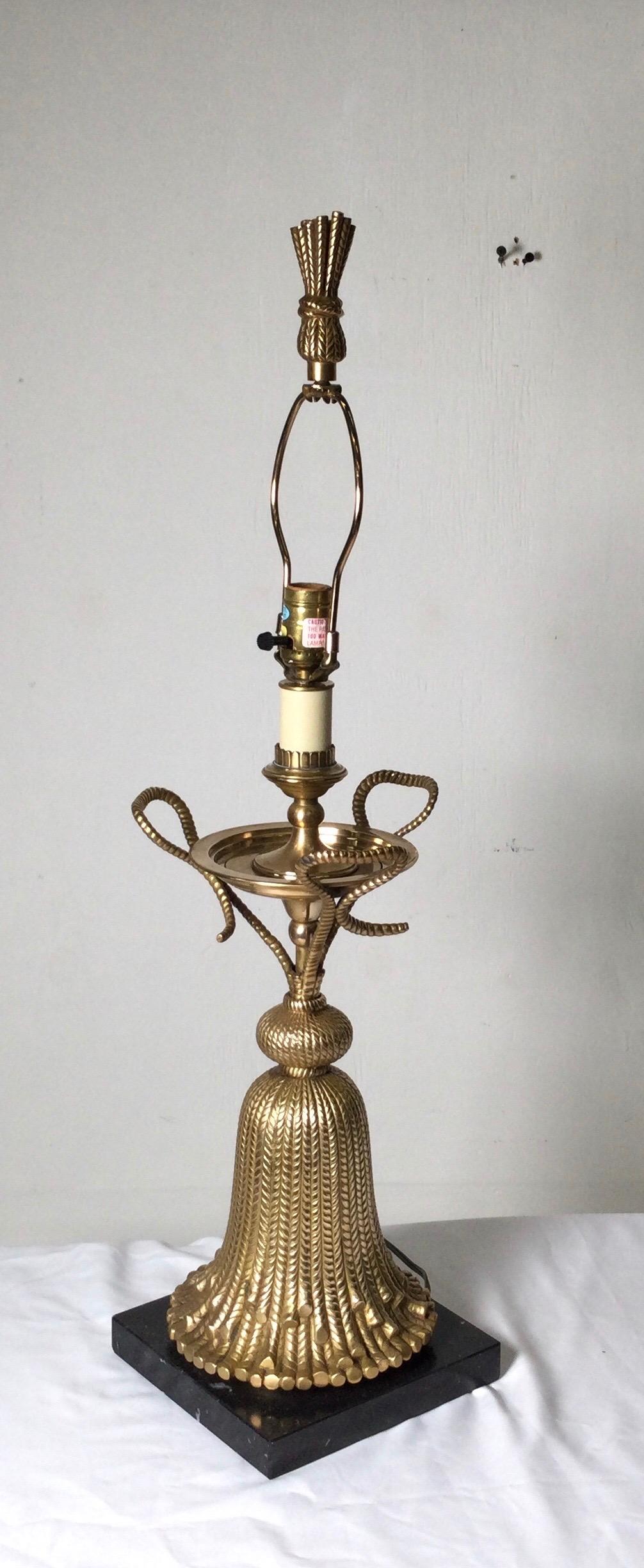 Cast Burnished Brass Chapman Table Lamp In Good Condition For Sale In Lambertville, NJ