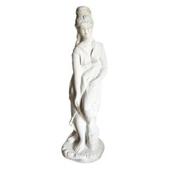 Statue de jardin en ciment moulé d'une femme en robe
