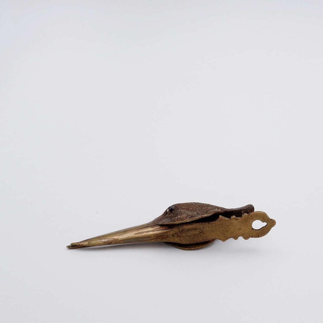 British Cast gilt brass paper clip in the form of a snipe - Circa 1900 For Sale