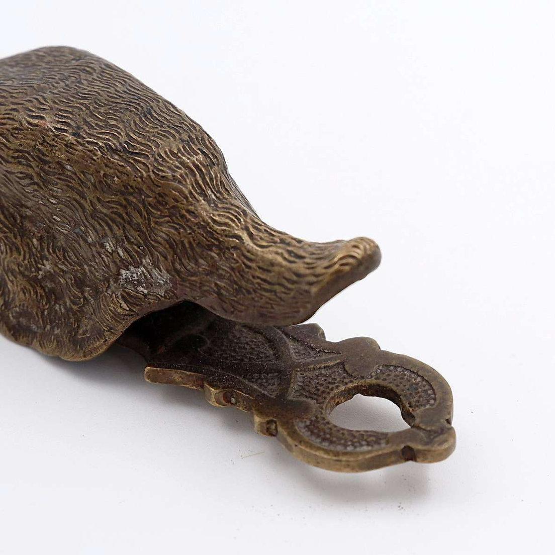 Cast gilt brass paper clip in the form of a snipe - Circa 1900 For Sale 3