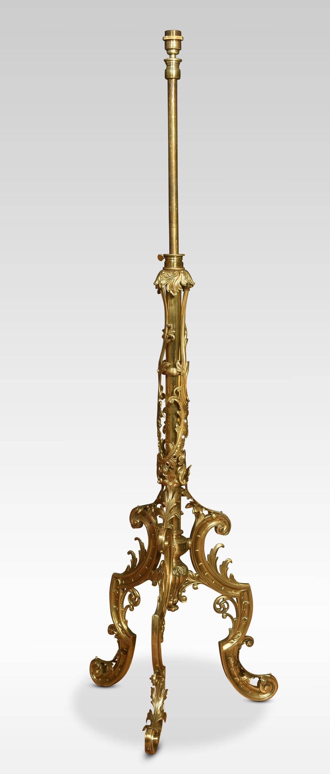 XIXe siècle Lampe télescopique standard en laiton doré moulé en vente