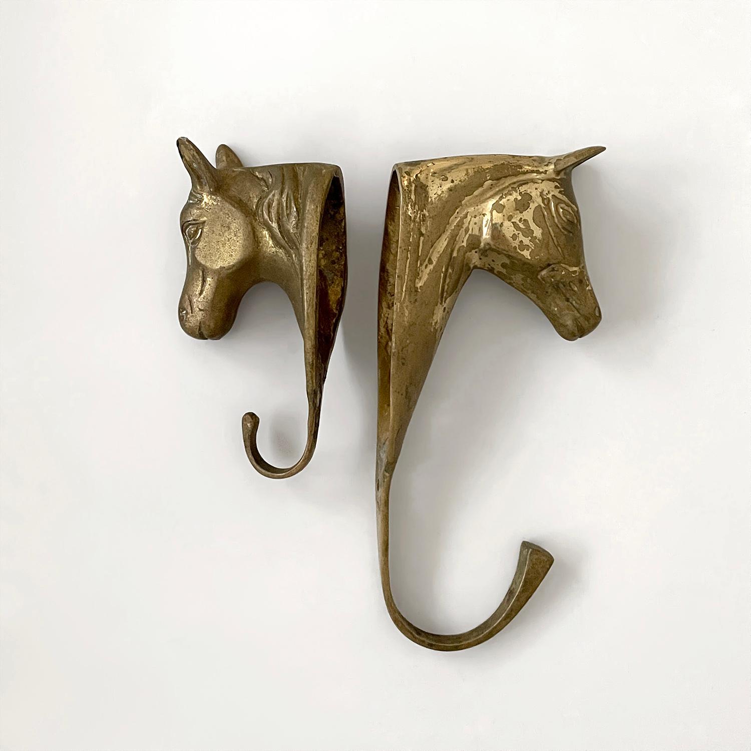 Percheros de pared con cabeza de caballo de metal fundido dorado - 4 disponibles 14