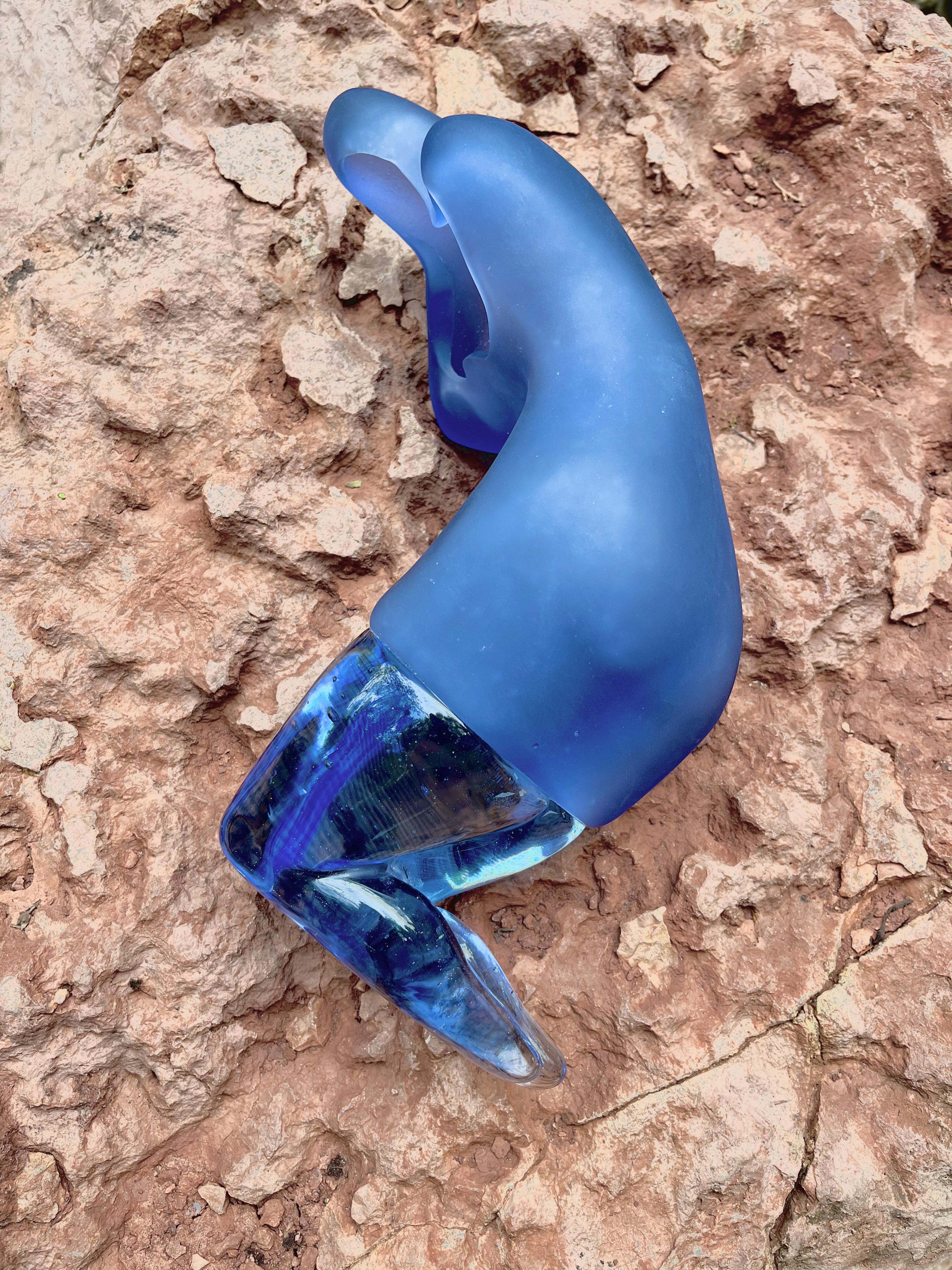 Calco Scultura in vetro fuso ACEDIA dell'artista del vetro Stella Koleszár in vendita