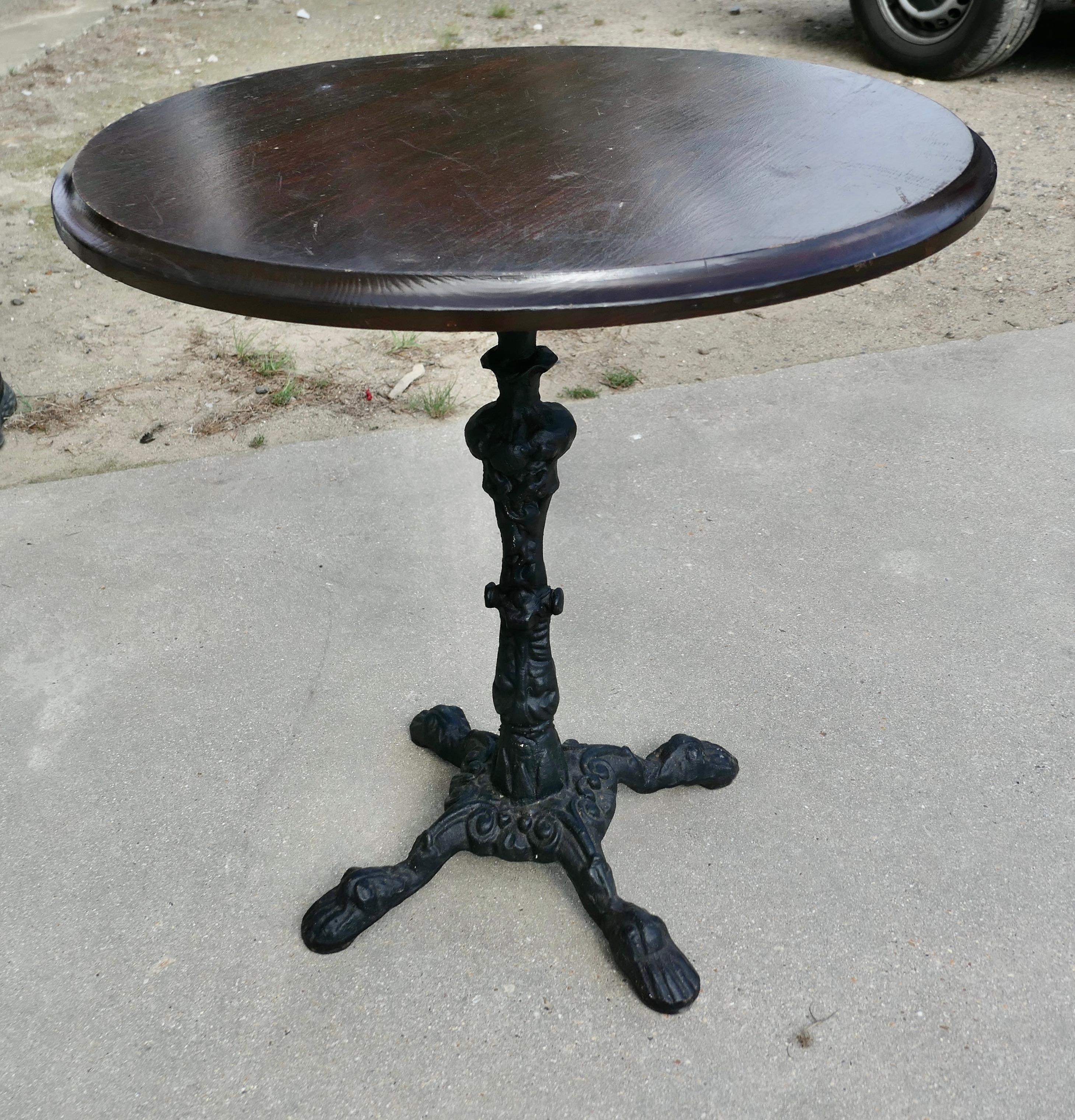 Cast Iron and Oak Pub Table Garden Table, 1 of 5 In Good Condition For Sale In Godshill, Isle of Wight