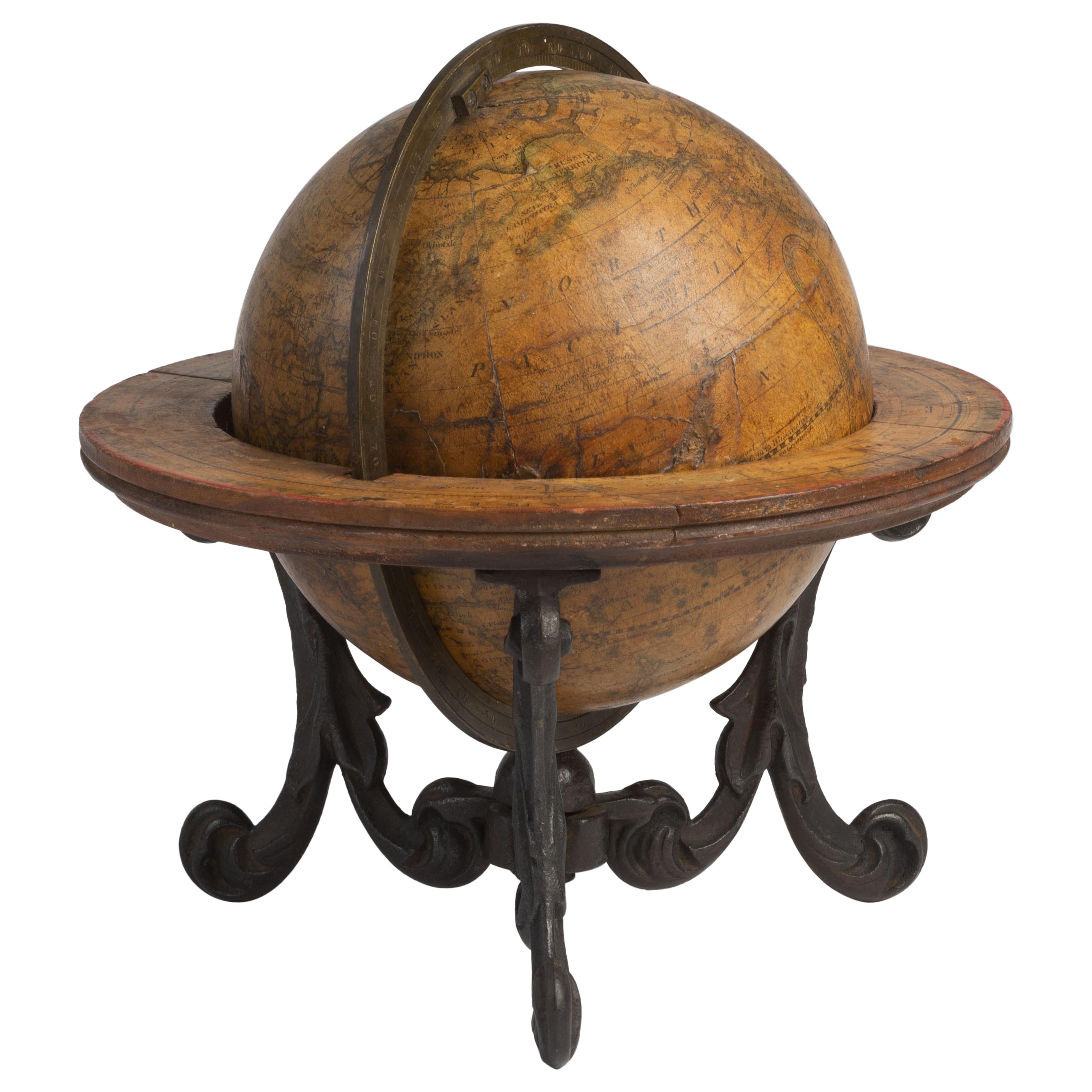 Globo terráqueo Franklin de hierro fundido y papel en venta