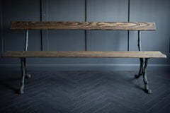 Banc de jardin en fonte et faux bois de pin avec pichet