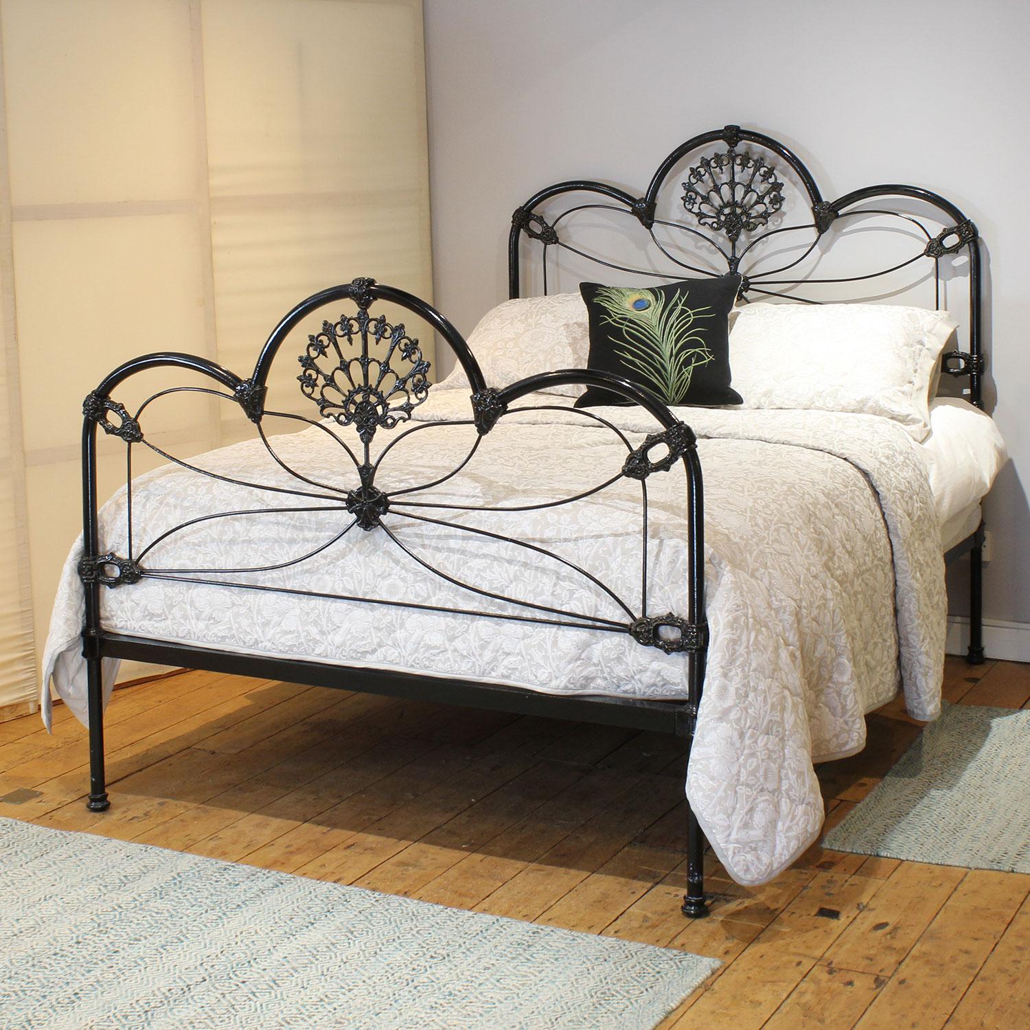 Cast Iron Antique Bed in Black, MK267 For Sale at 1stDibs