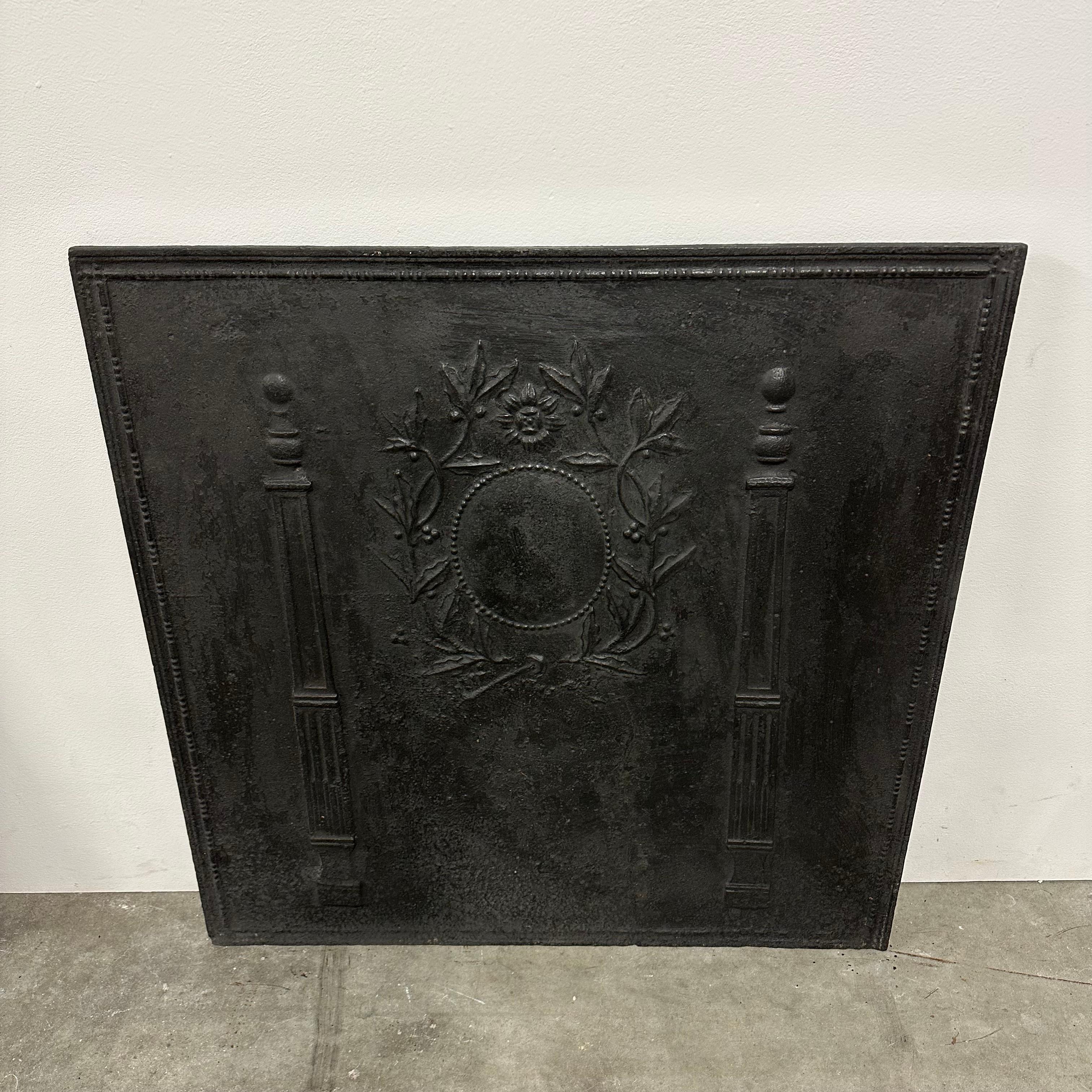 Cast Iron Antique Fireback In Good Condition In Haarlem, Noord-Holland
