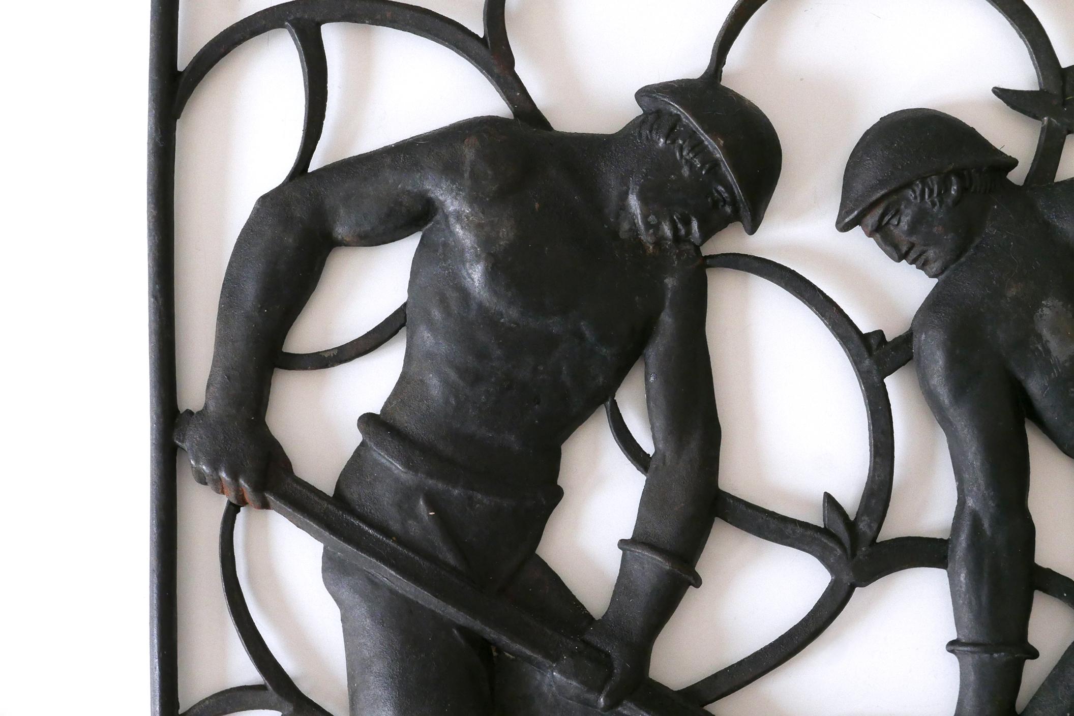 Cast Iron Art Deco Wall Relief „Unsere Arbeit“ by Heinrich Moshage 1929 Germany In Good Condition For Sale In Munich, DE