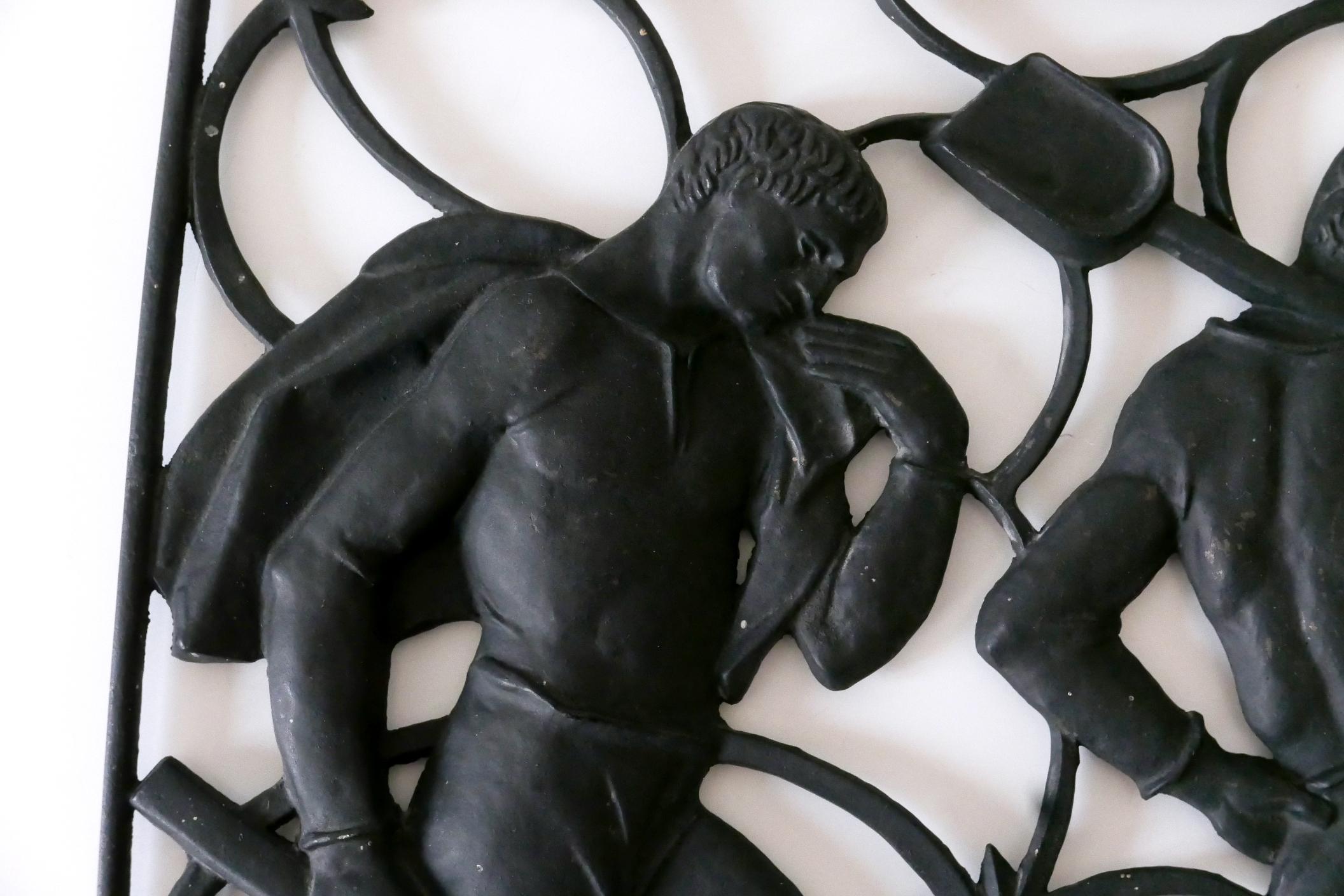 Cast Iron Art Deco Wall Relief „Unsere Arbeit“ by Heinrich Moshage 1929 Germany In Good Condition For Sale In Munich, DE