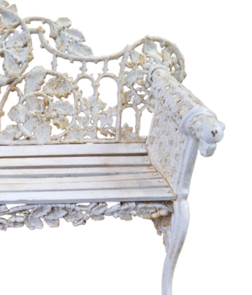 Panca vittoriana in stile Coalbrookdale con design a edera
Un bel motivo a foglie
Poggiatesta per cani Lovelu
